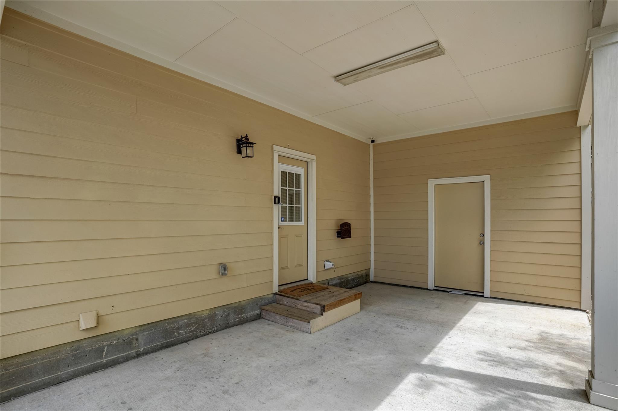 1103 Farm ST — photo 3