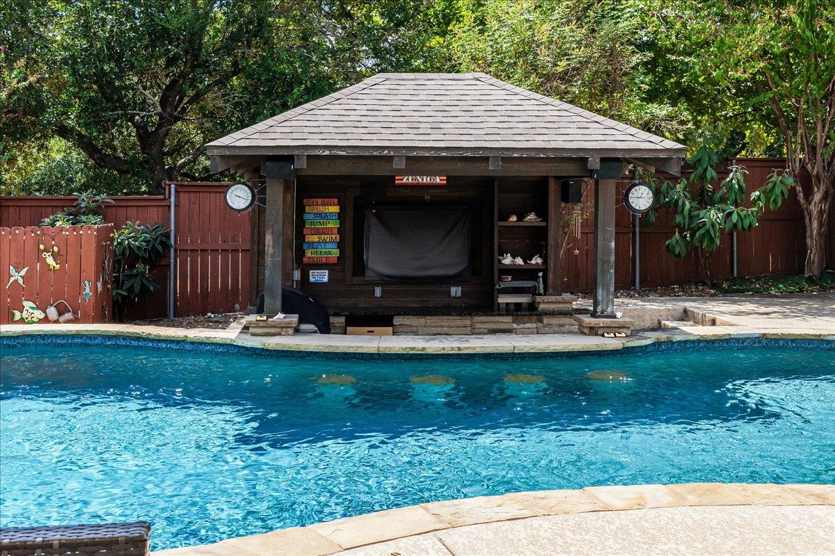 1901 Meandering Meadows DR — photo 3