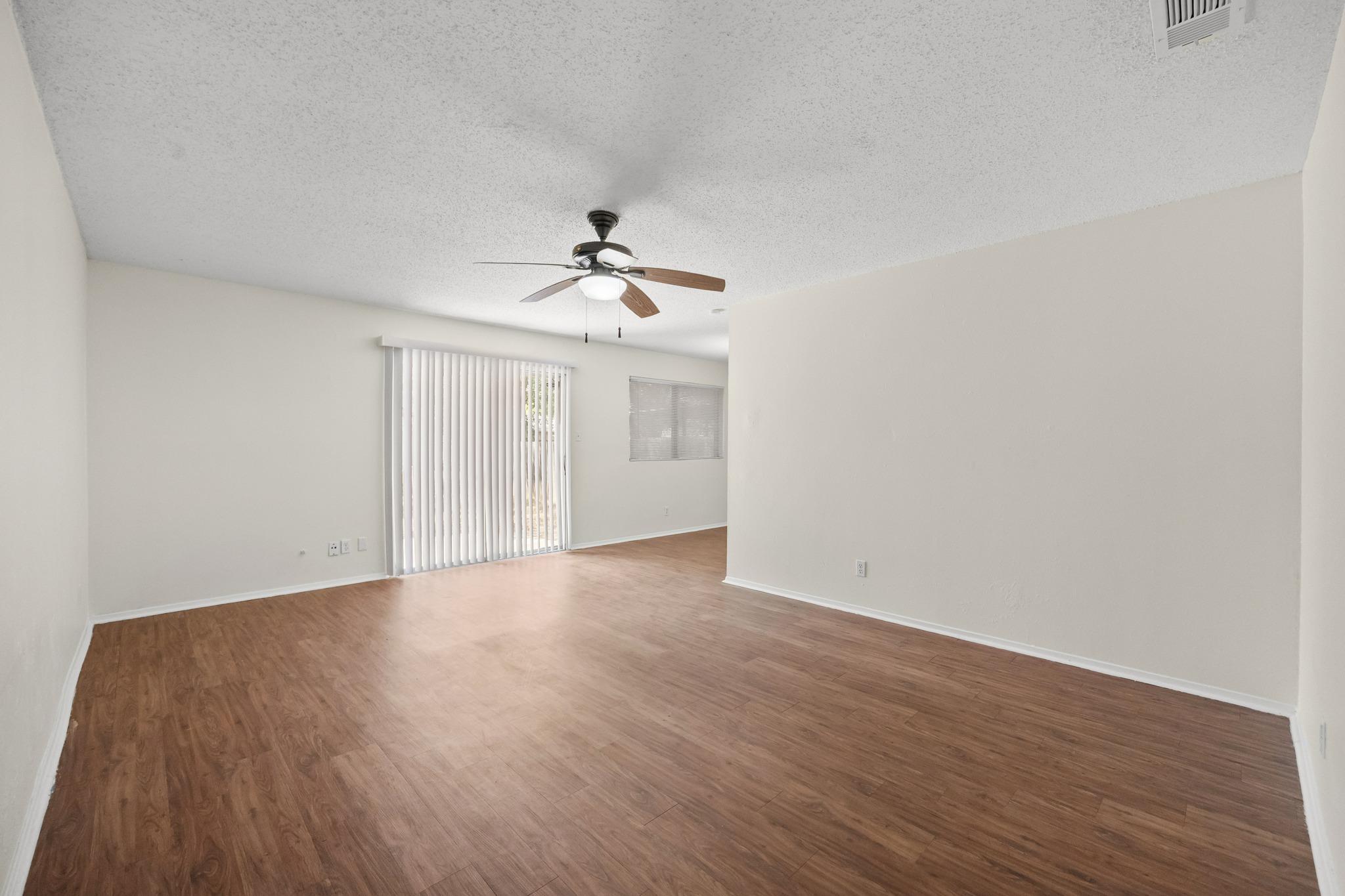 4405 Dovehill DR — photo 4