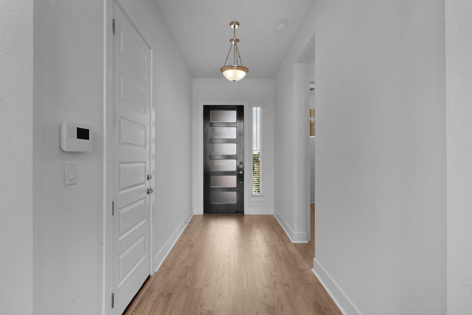 215 Slater CT — photo 3