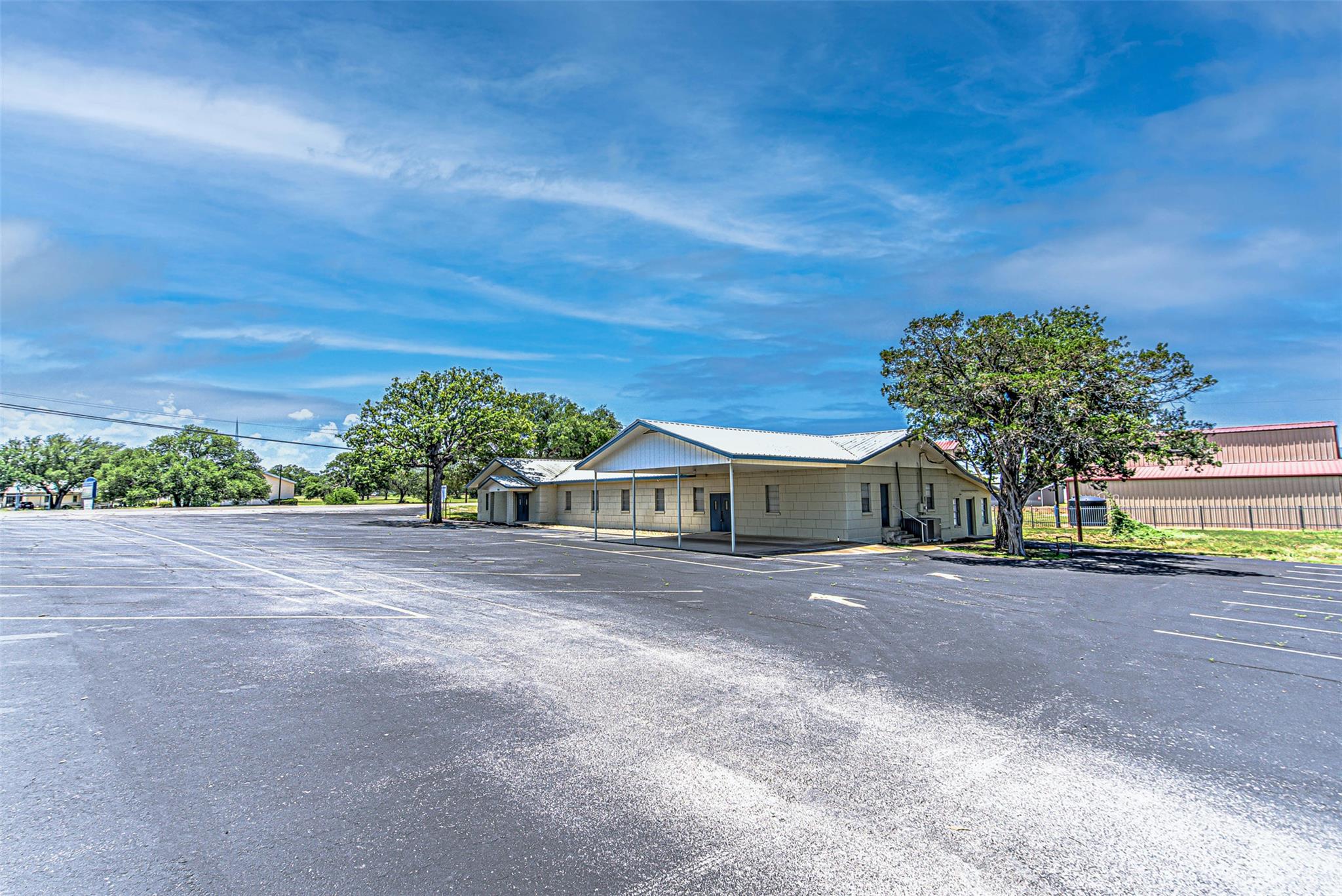 901 Lillian Dean RD — photo 4