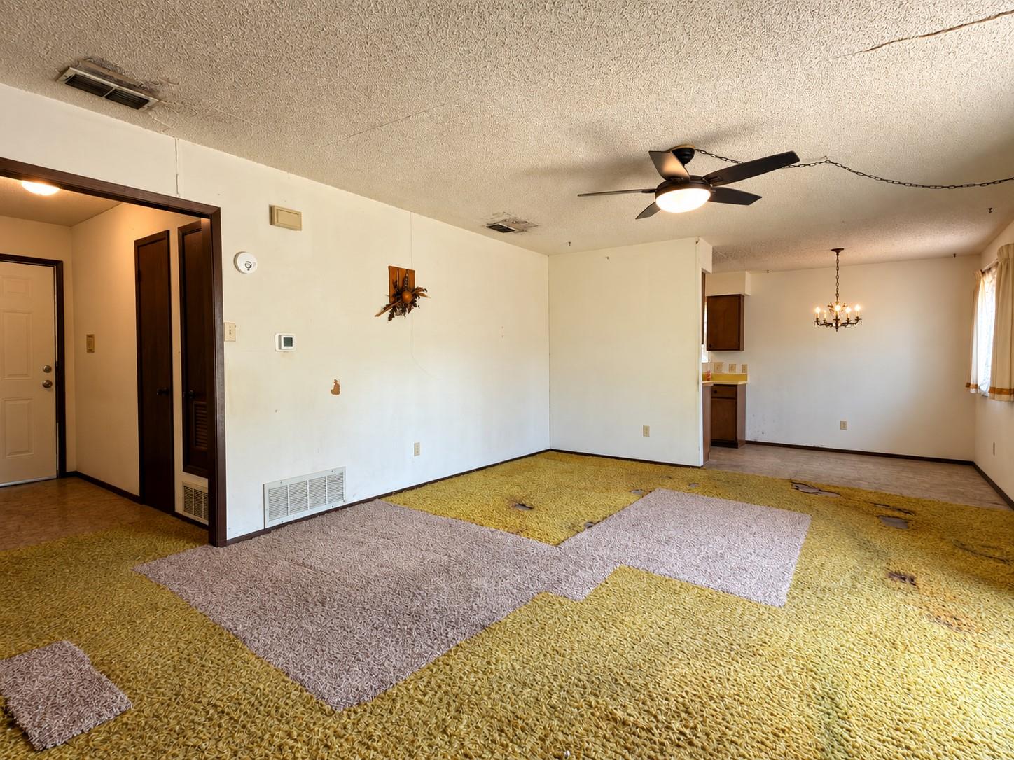704 Drake LN — photo 3
