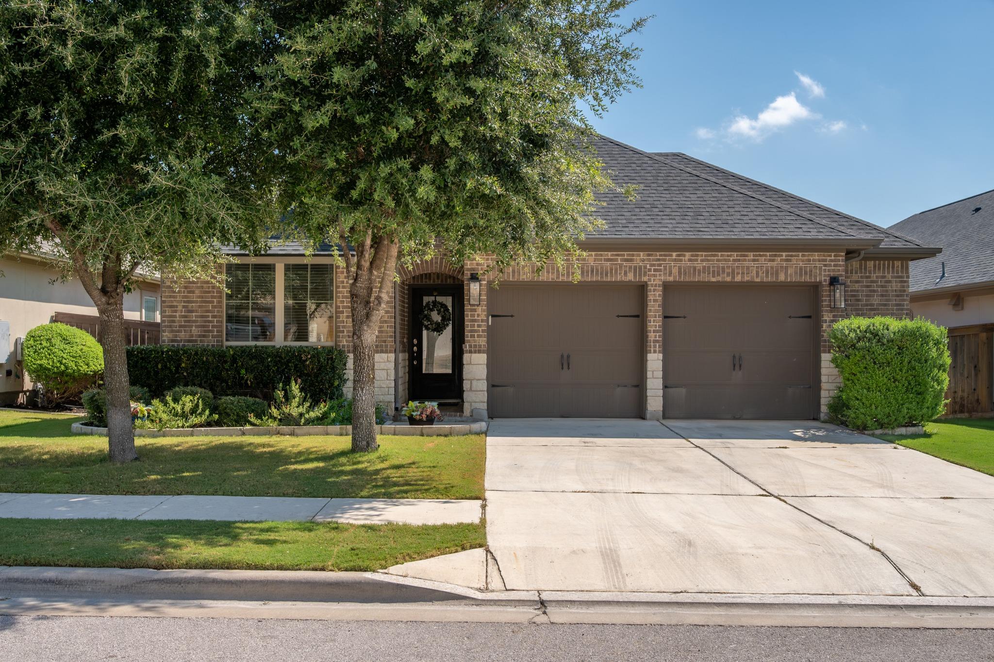 2404 Brook Crest WAY