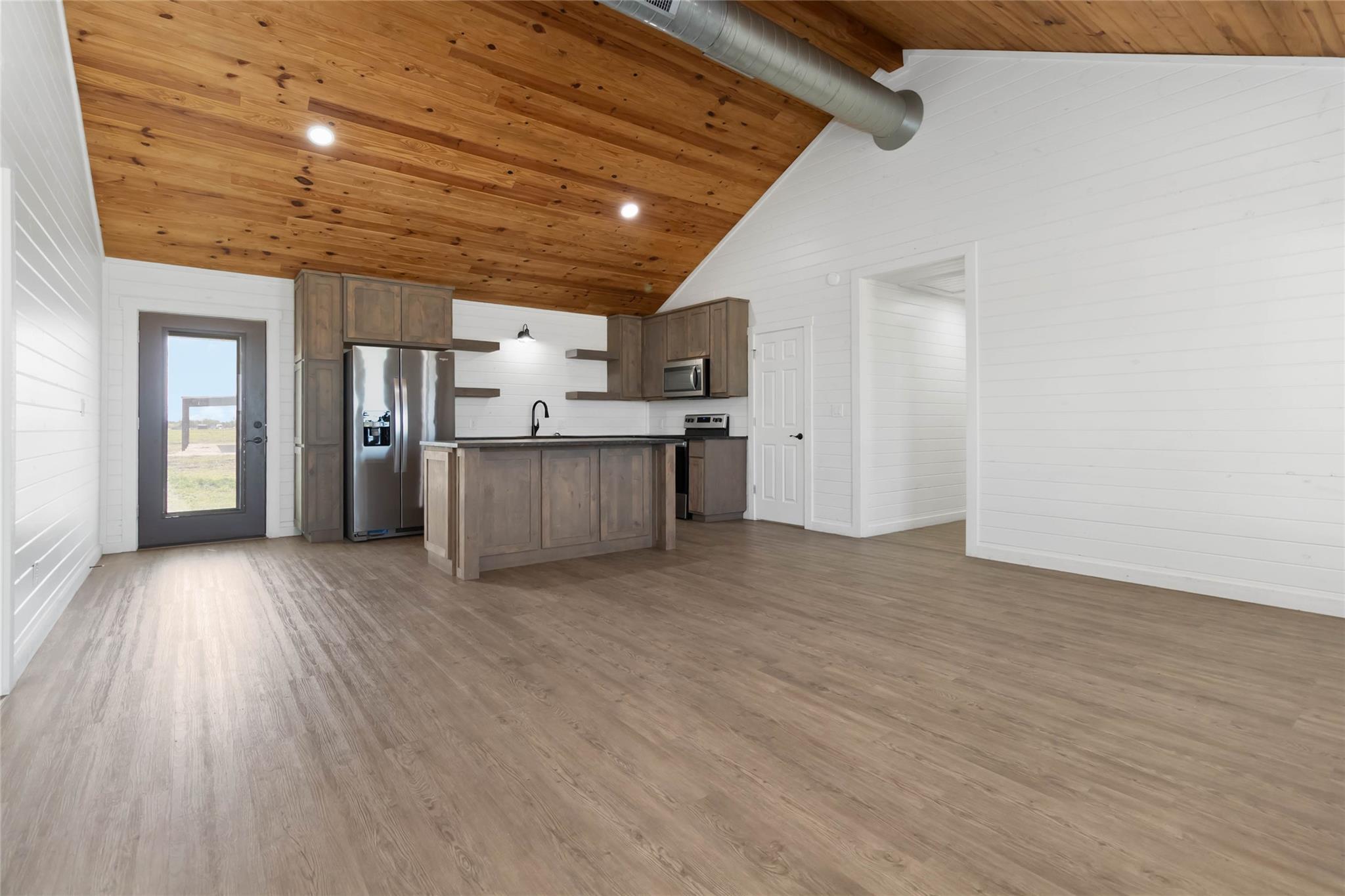 1525 Scull RD — photo 3