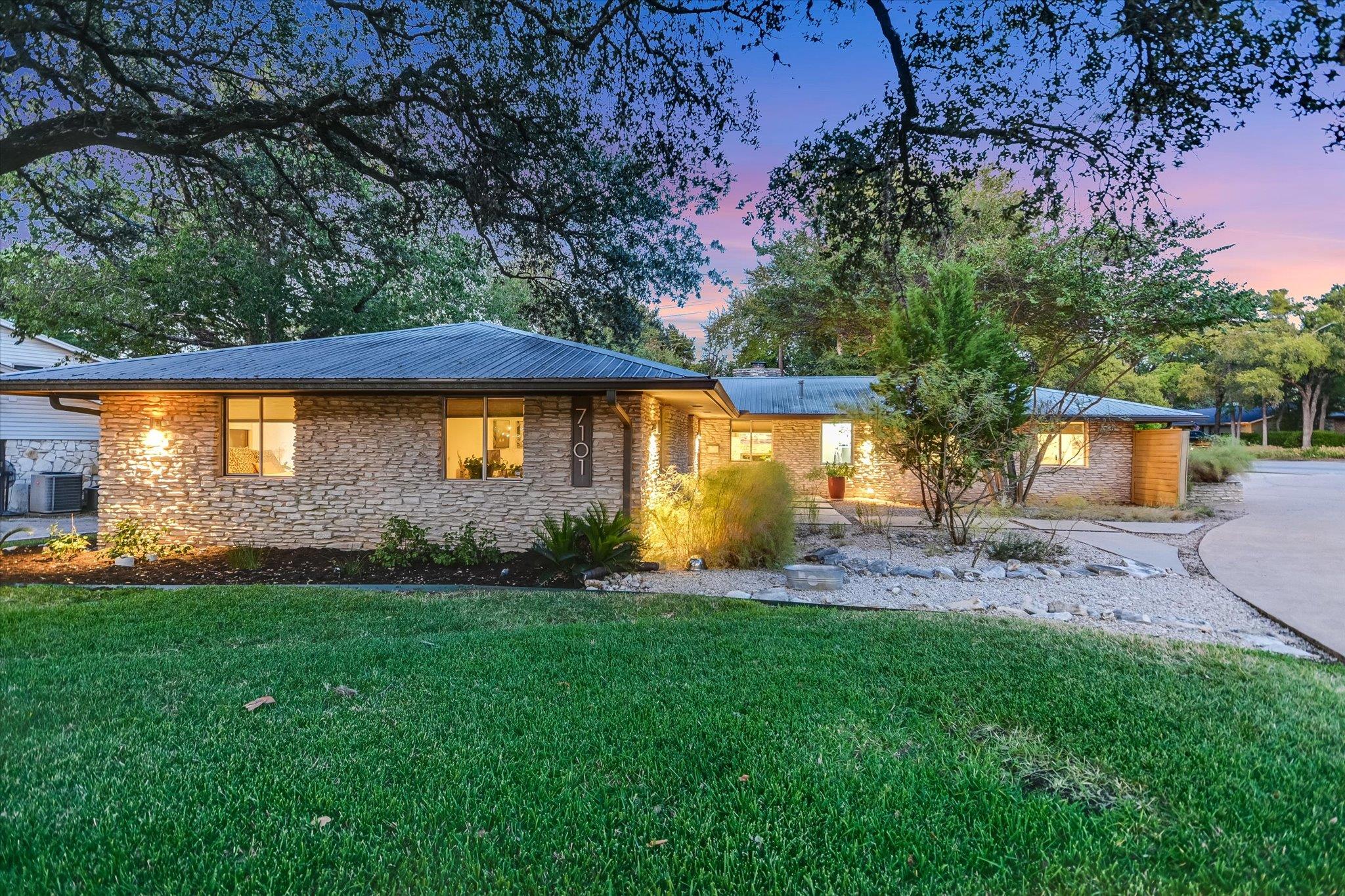 7101 Sungate DR — photo 3