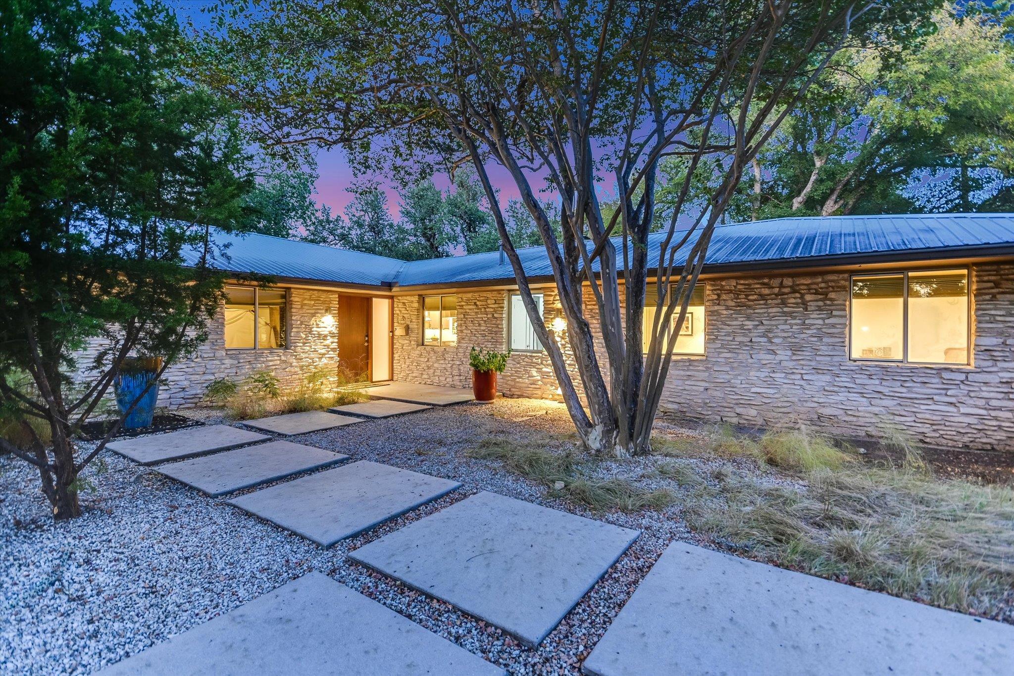 7101 Sungate DR — photo 4