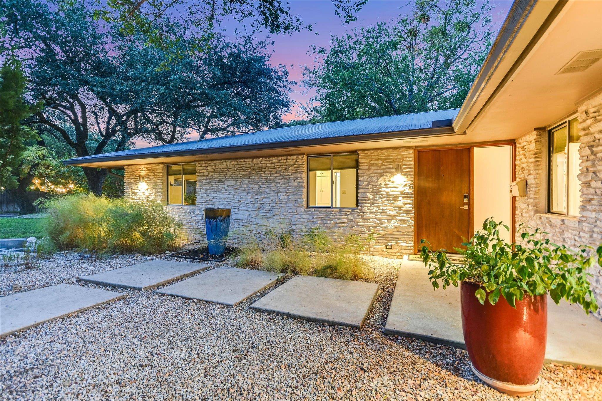 7101 Sungate DR — photo 5