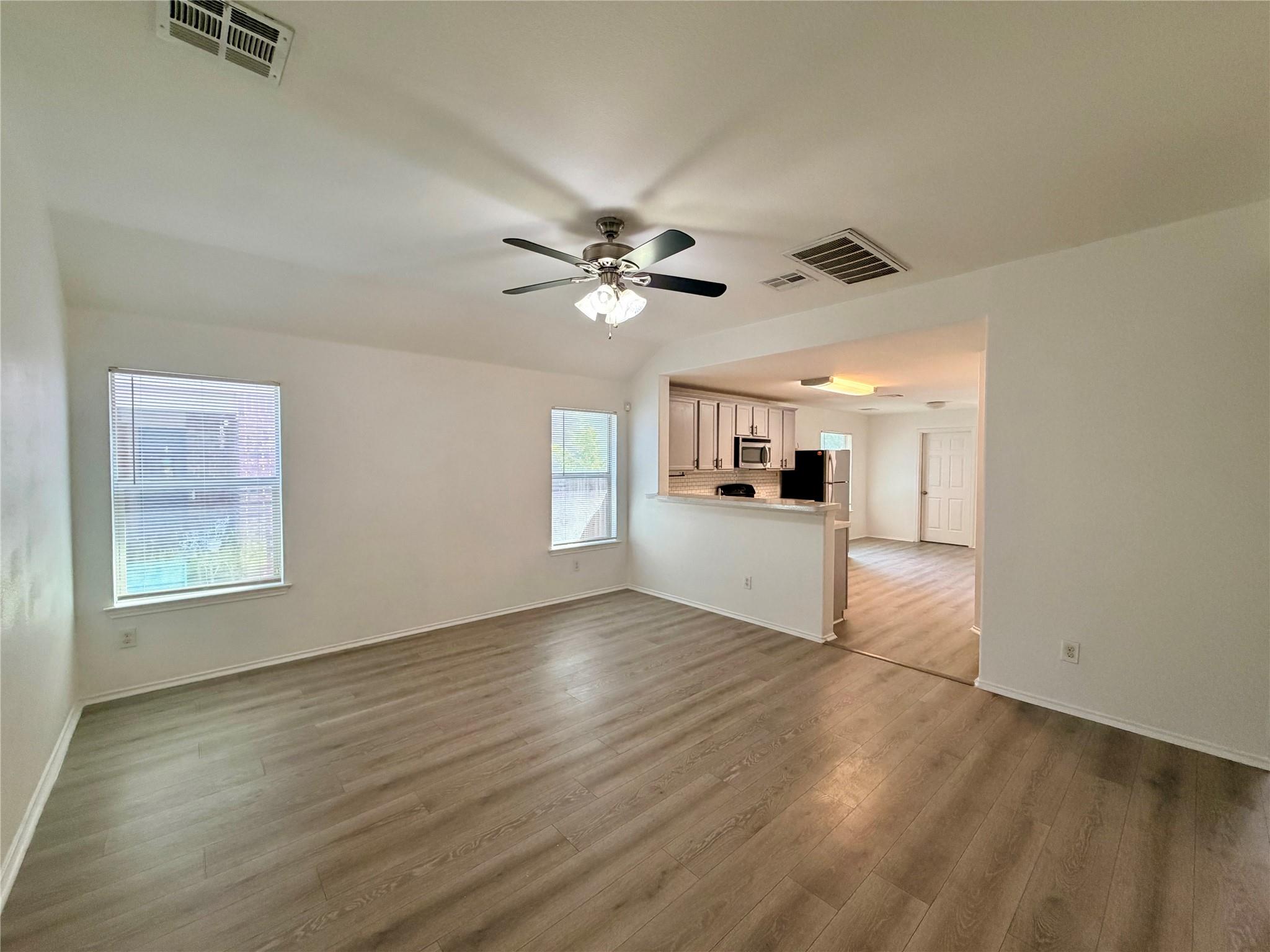1148 Shadow Creek BLVD — photo 3