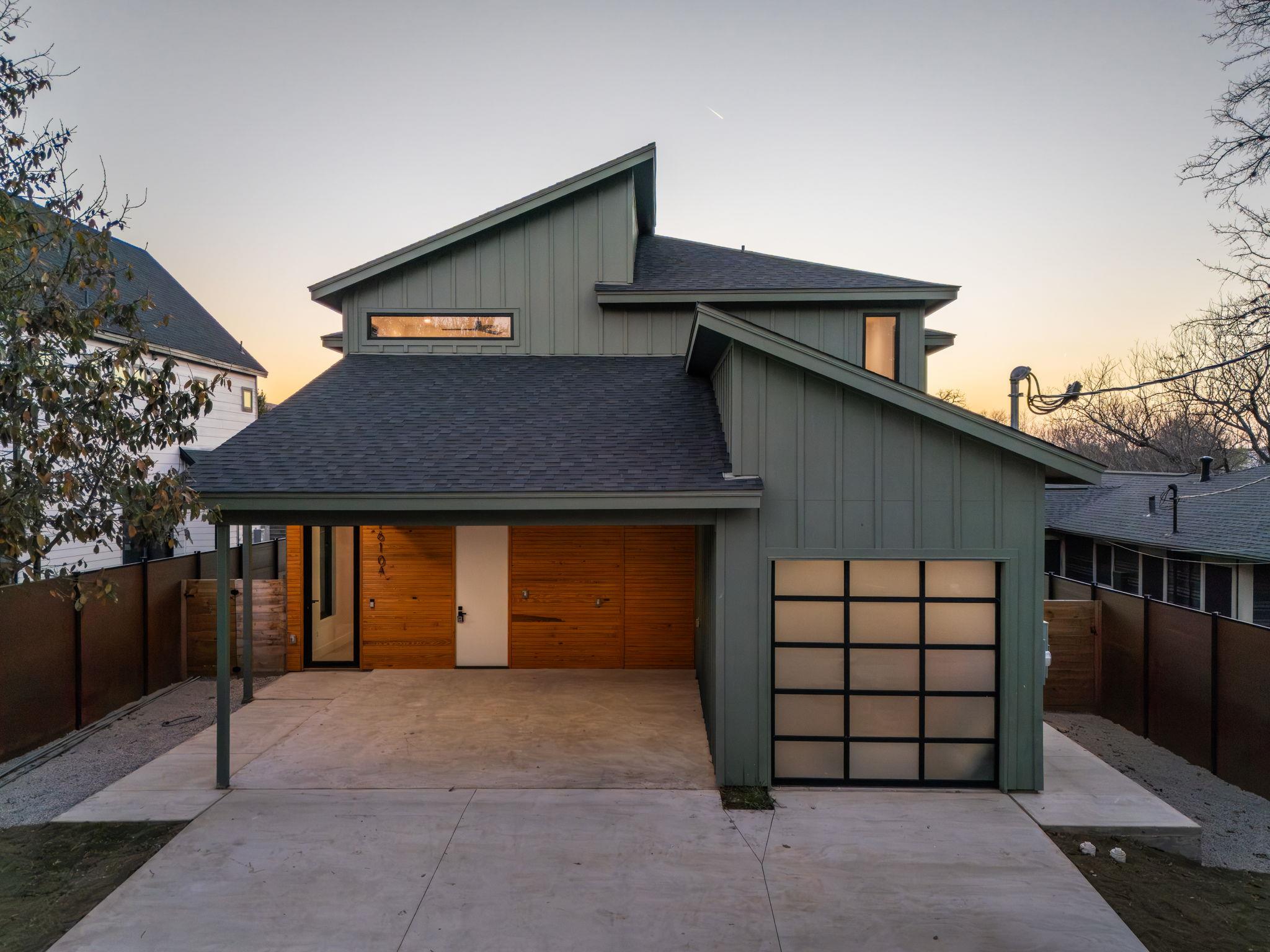 1610 Harvey #A — photo 3