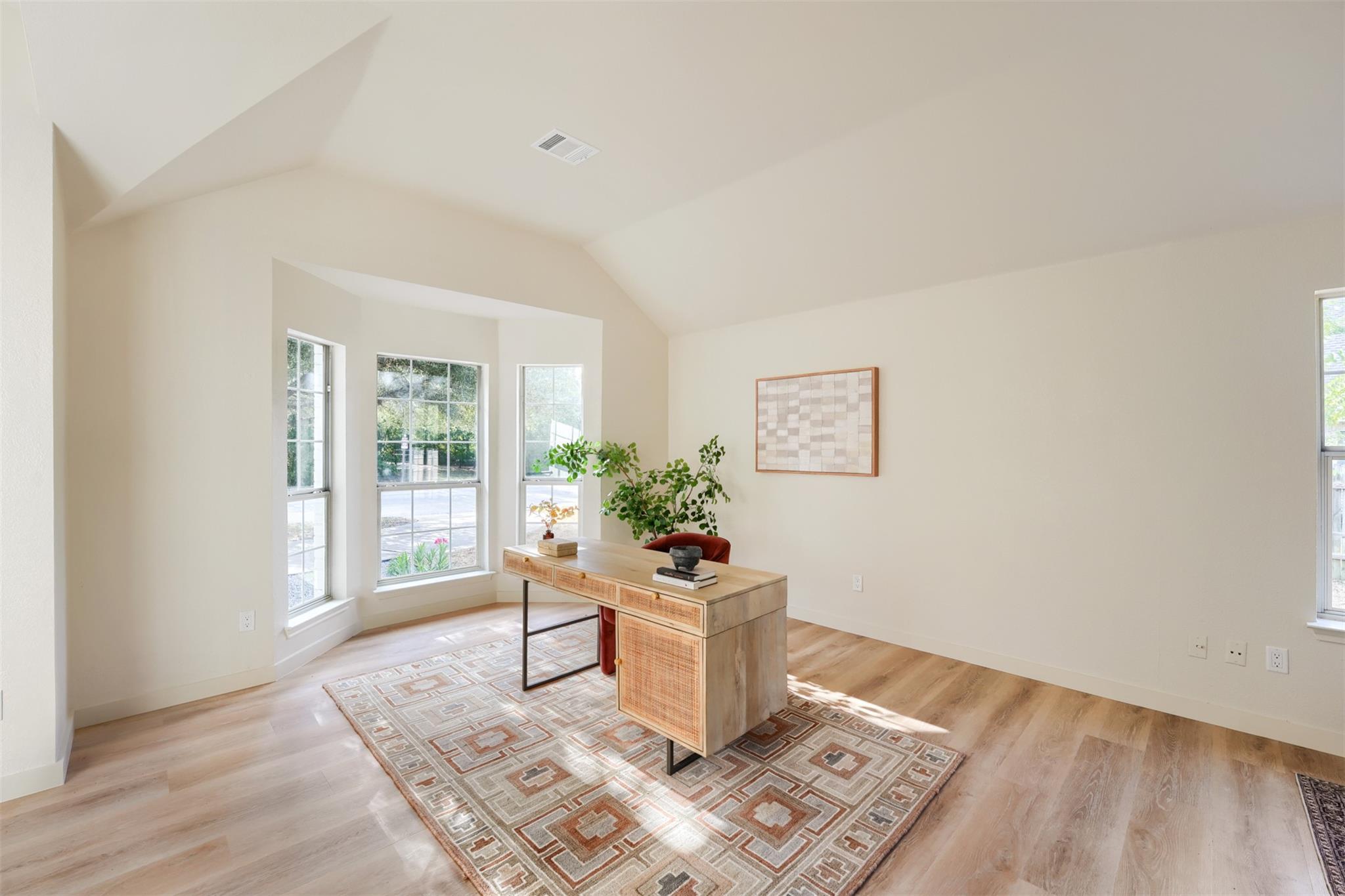 1012 Railroad Ave — photo 4