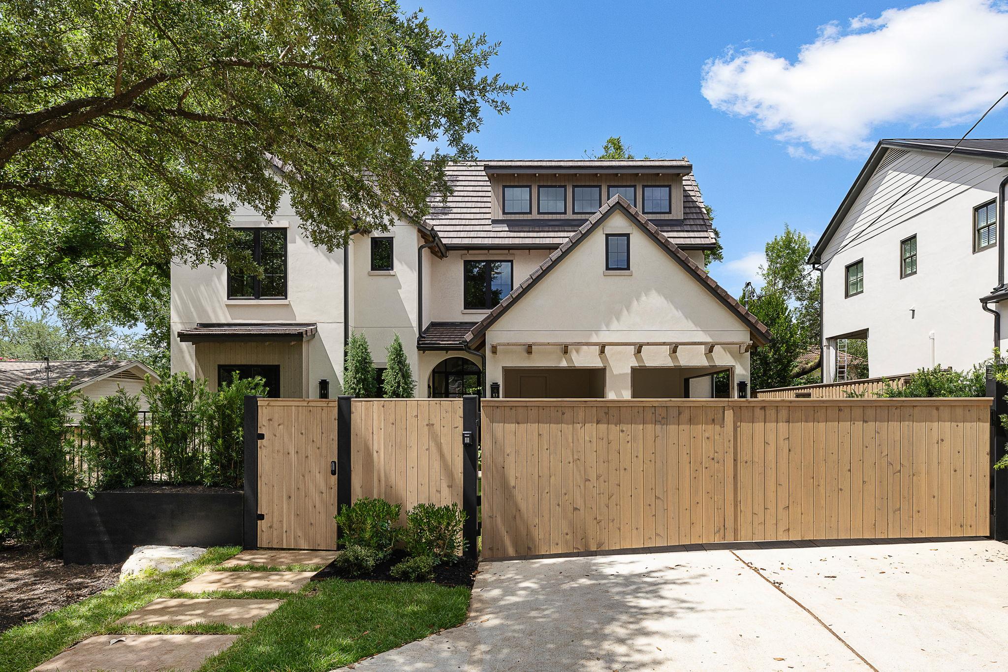 2705 Warren ST — photo 3