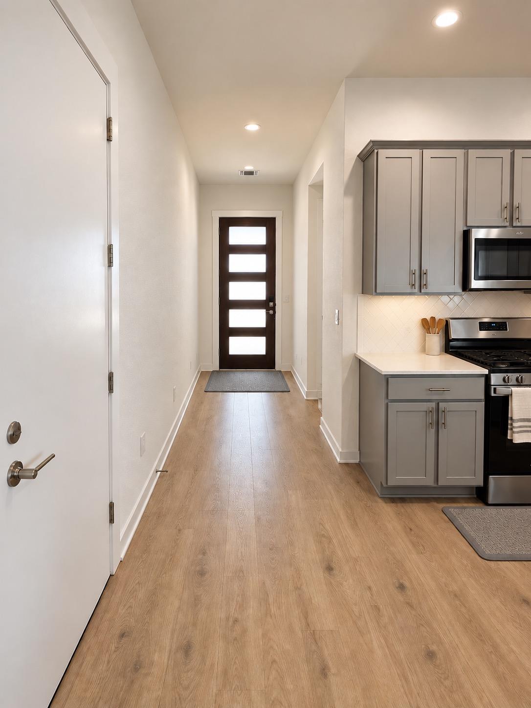 2100 Magnolia Hill DR — photo 3