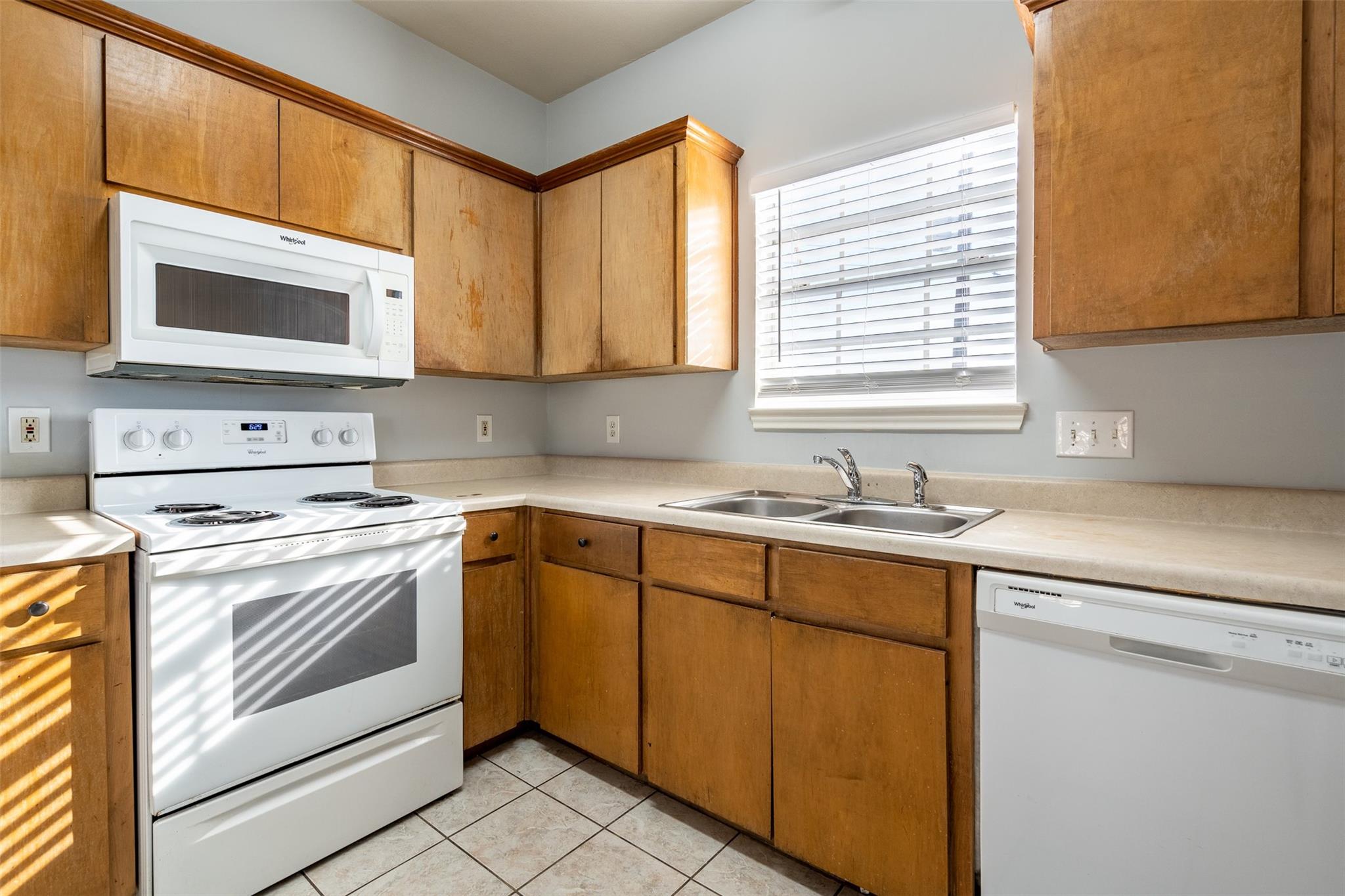 311 Rawhide LOOP — photo 5