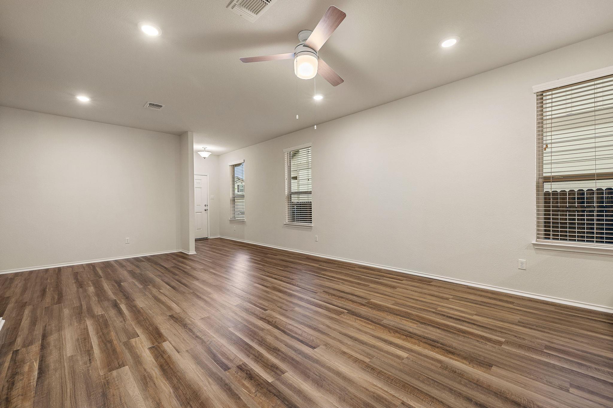 284 Zuma DR — photo 3