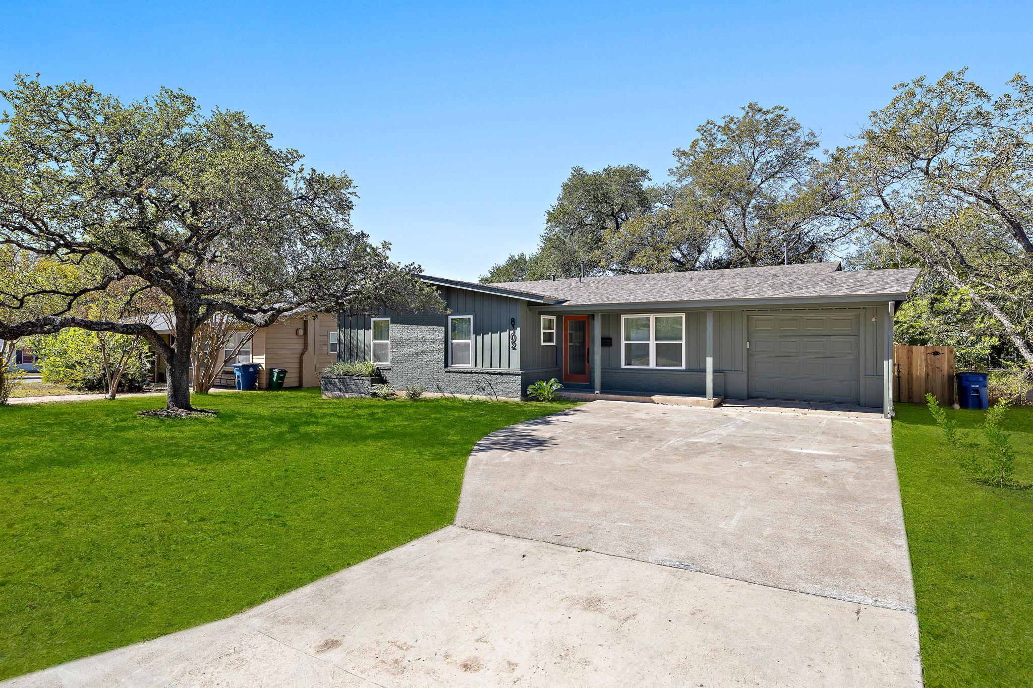8102 Burrell DR