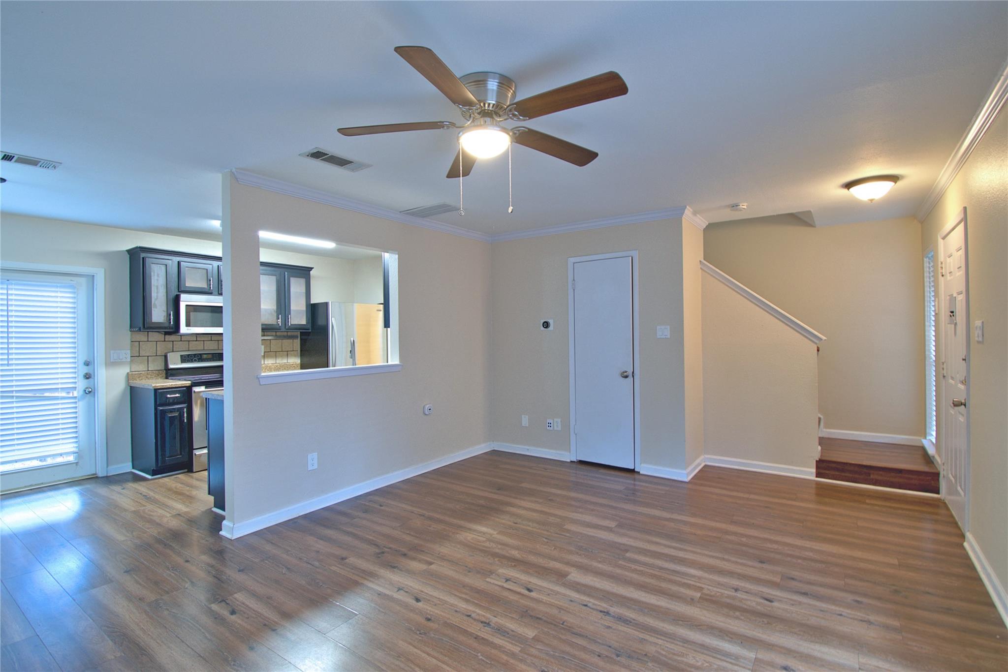1015 Yager LN #151 — photo 3
