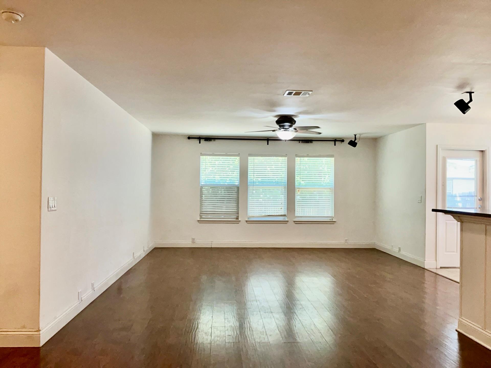 789 Kingfisher LN — photo 3