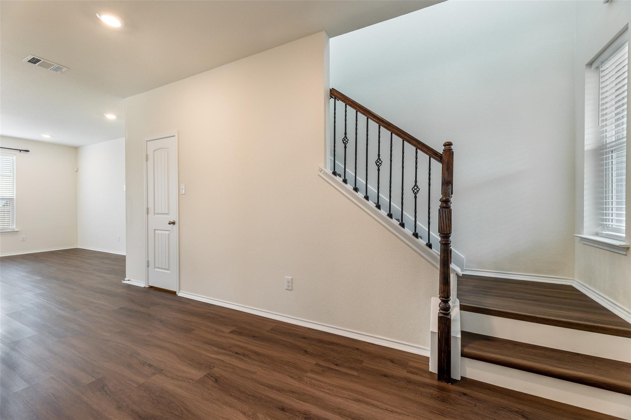 13709 Vigilance ST — photo 3