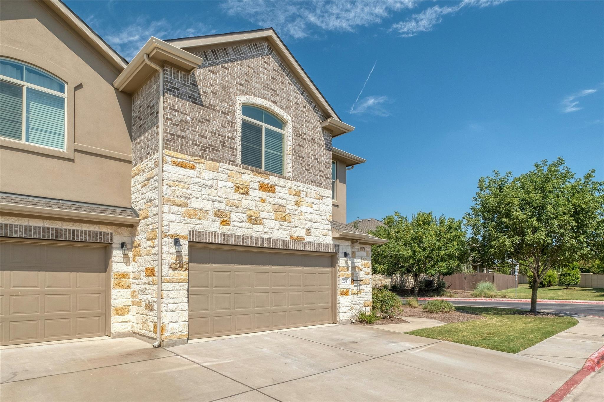2880 Donnell DR #204 — photo 3
