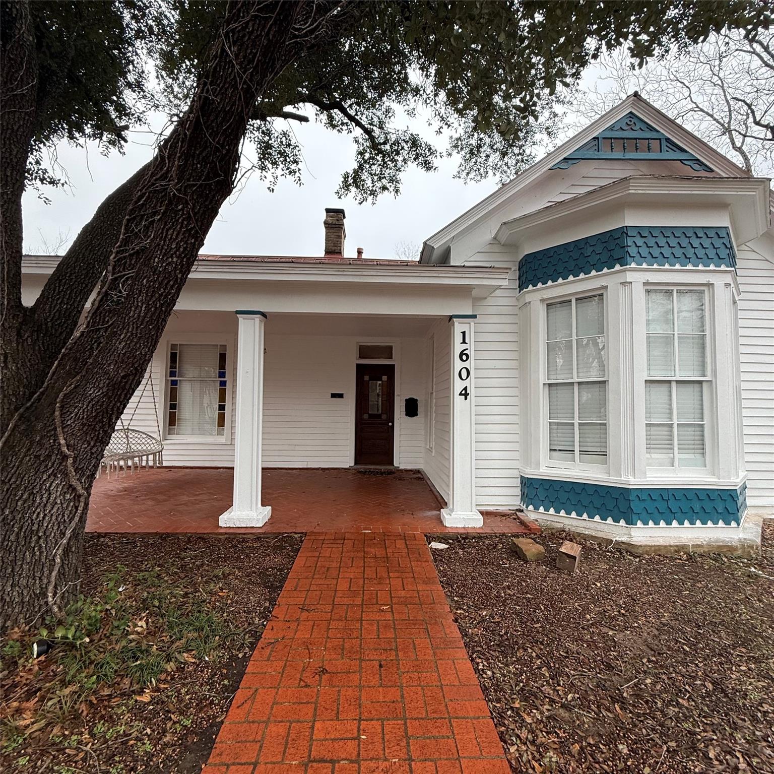 1604 Austin Ave — photo 3