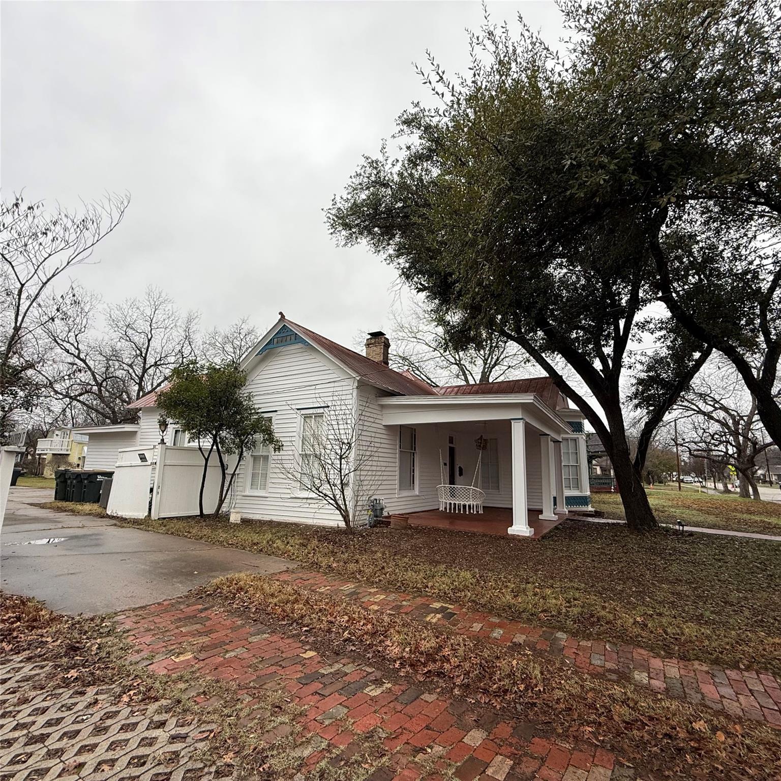 1604 Austin Ave — photo 5