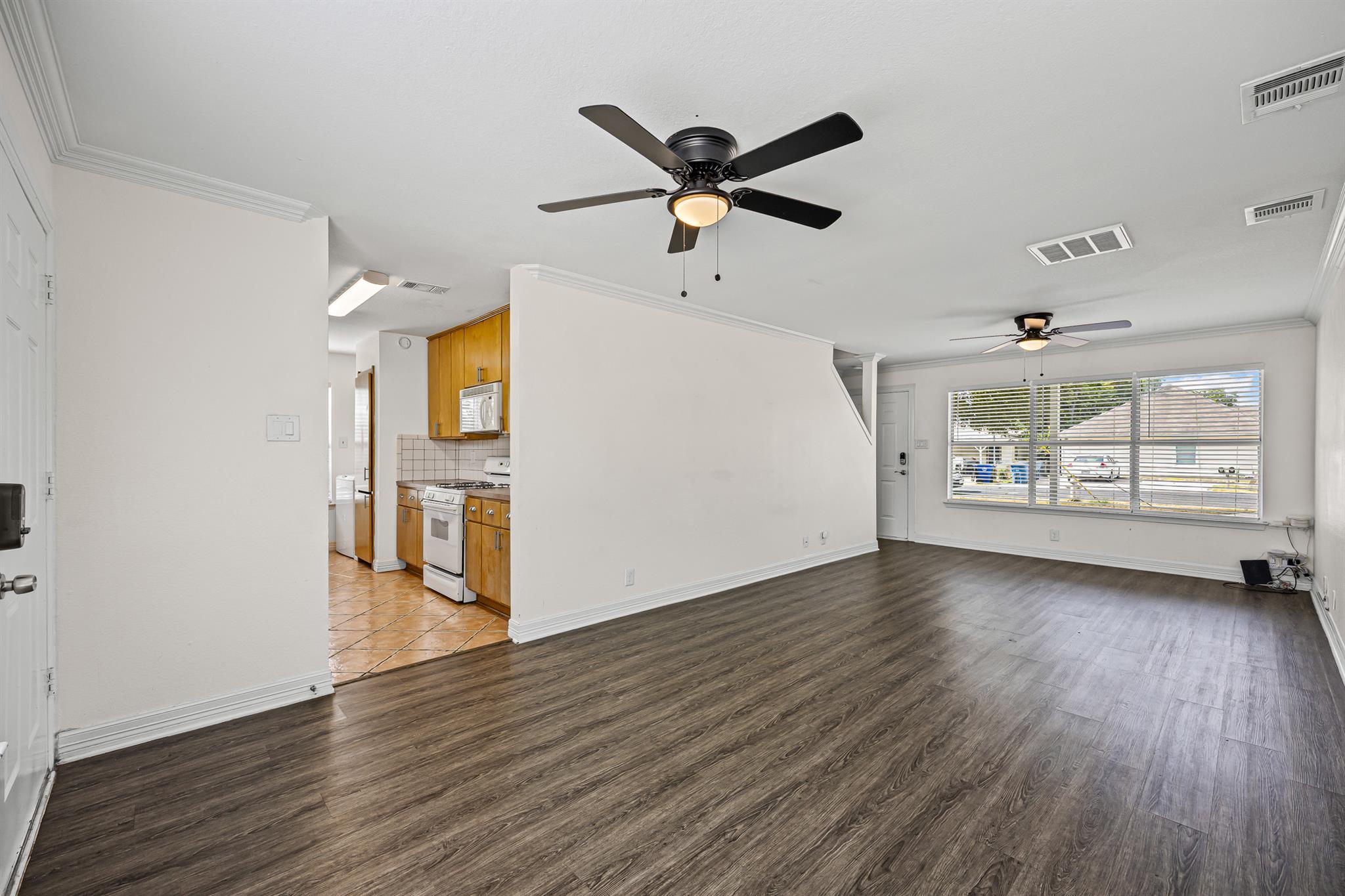 300 Blackson Ave — photo 3