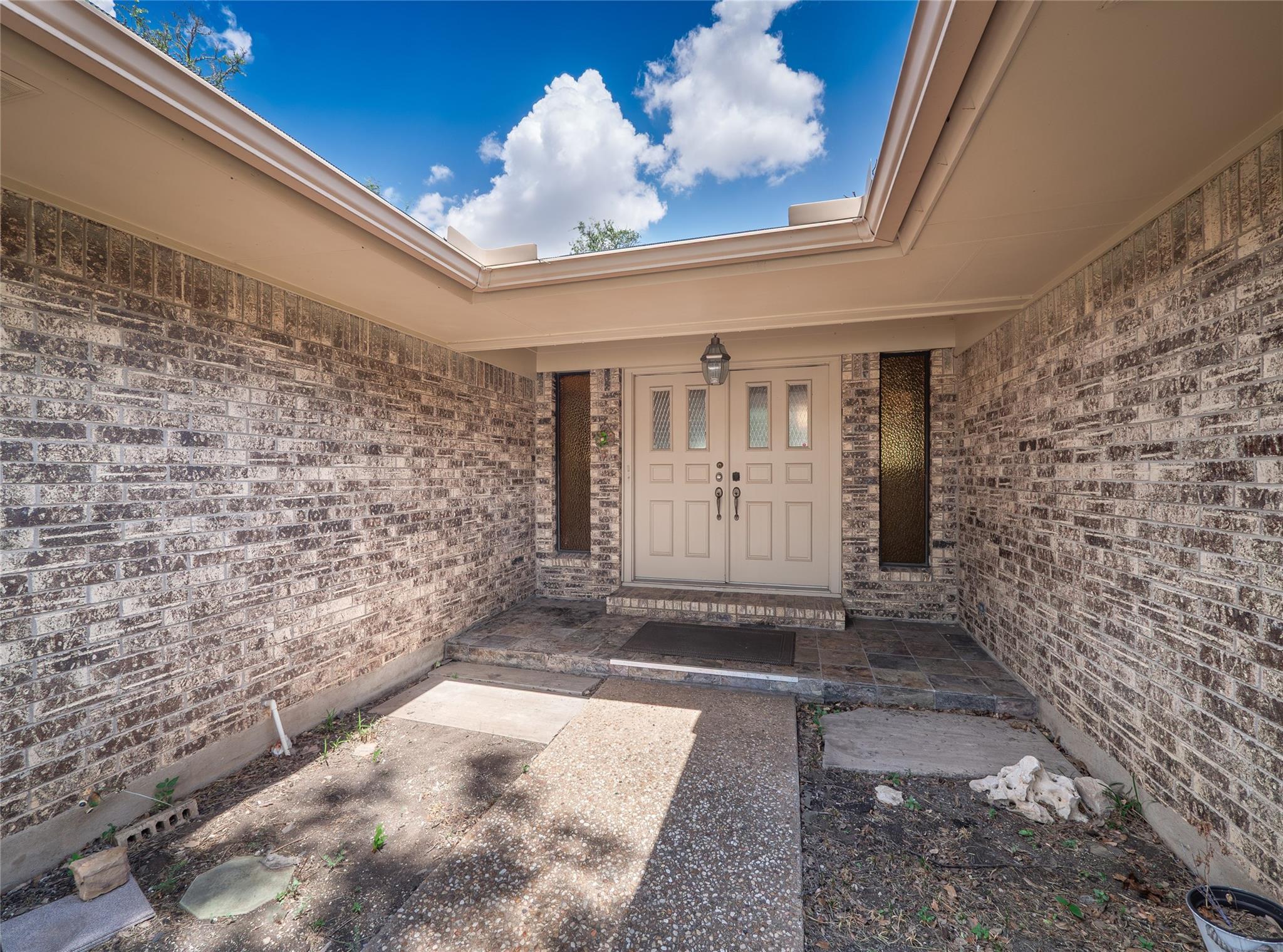 1702 Lone Oak DR — photo 4