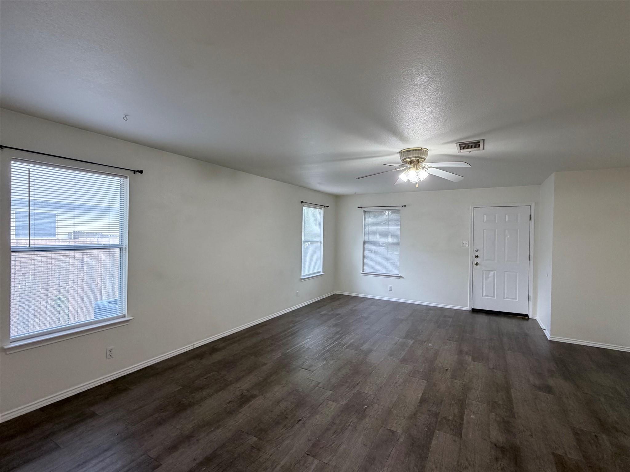 612 Elizabeth LN — photo 5