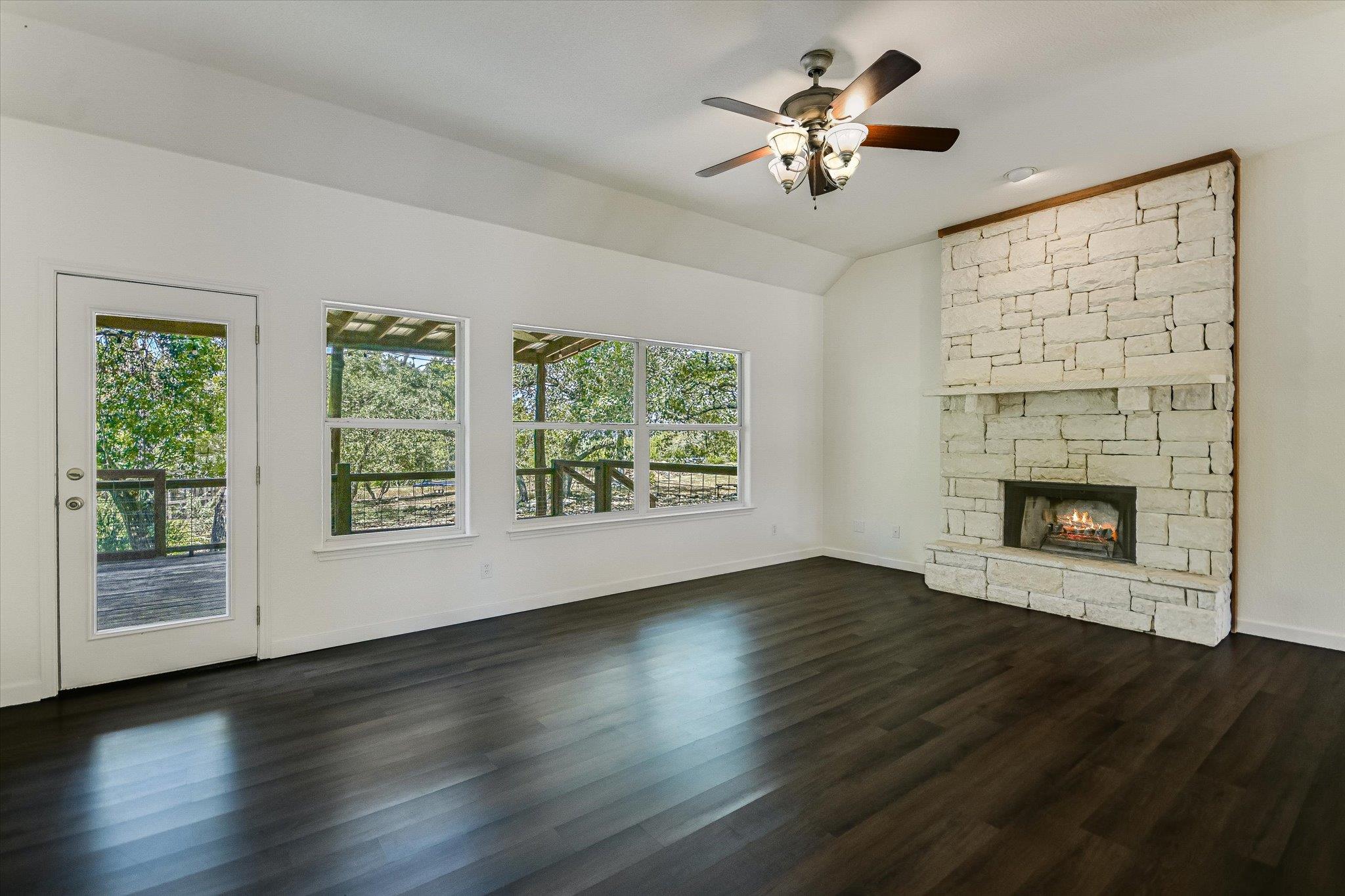 17 Falling Leaf LN — photo 4