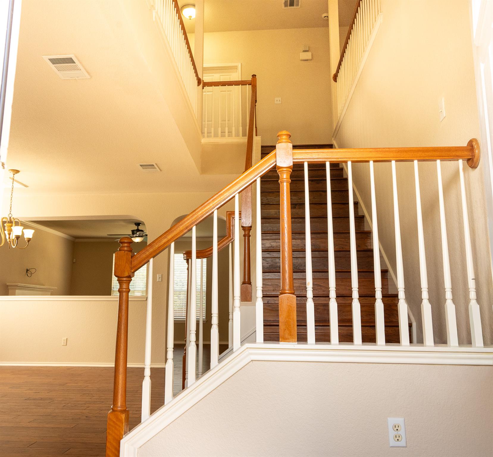 2901 FLEET DR — photo 4