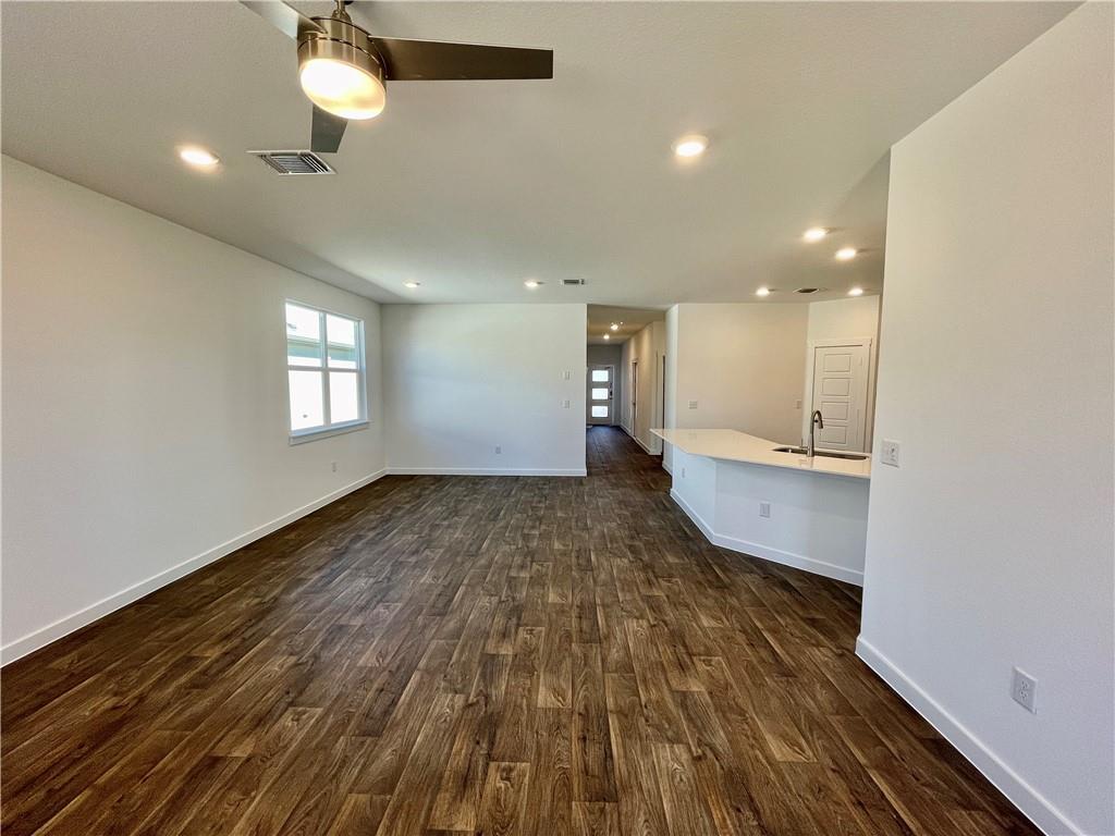 3025 Egan DR — photo 4