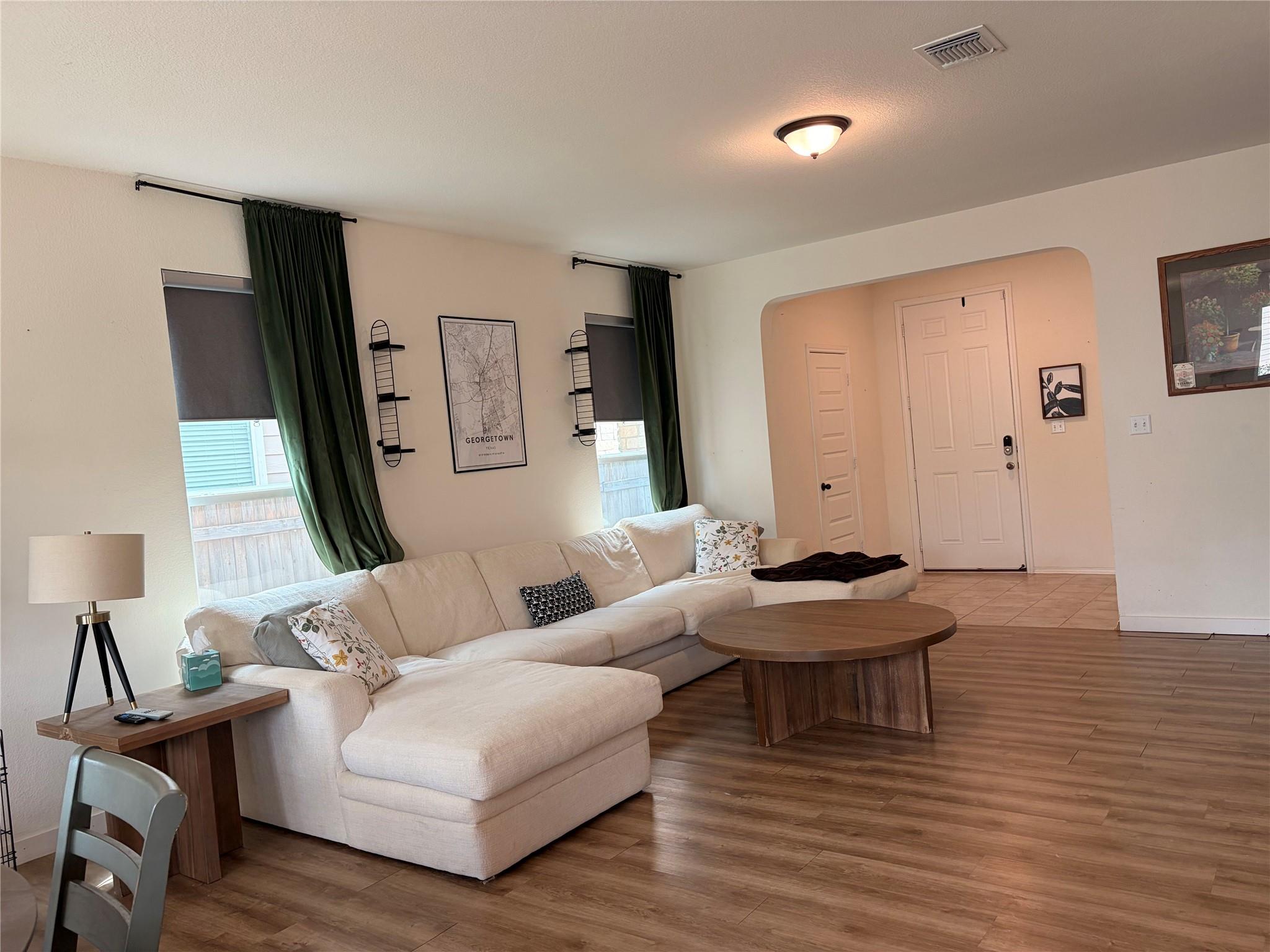 1007 Brambles DR — photo 4