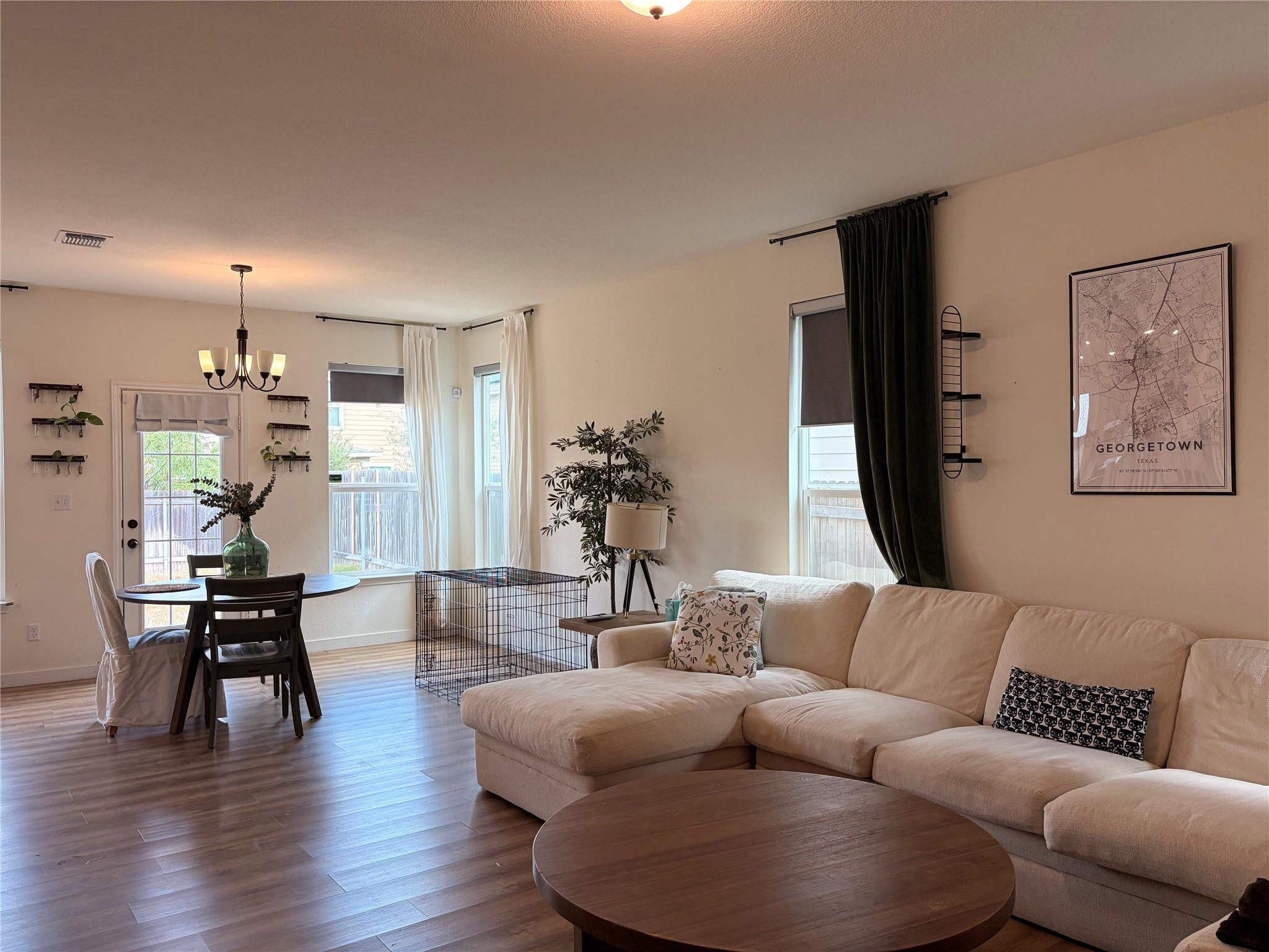 1007 Brambles DR — photo 5