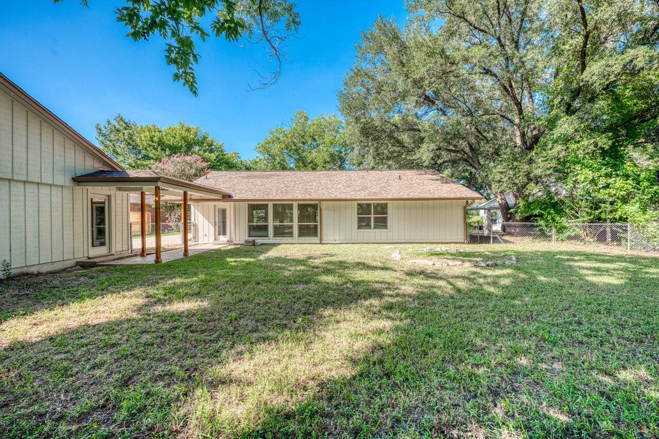 319 Columbine ST — photo 4