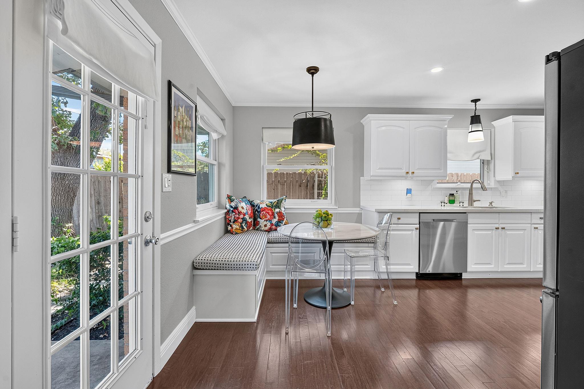 2114 Lanier DR — photo 3