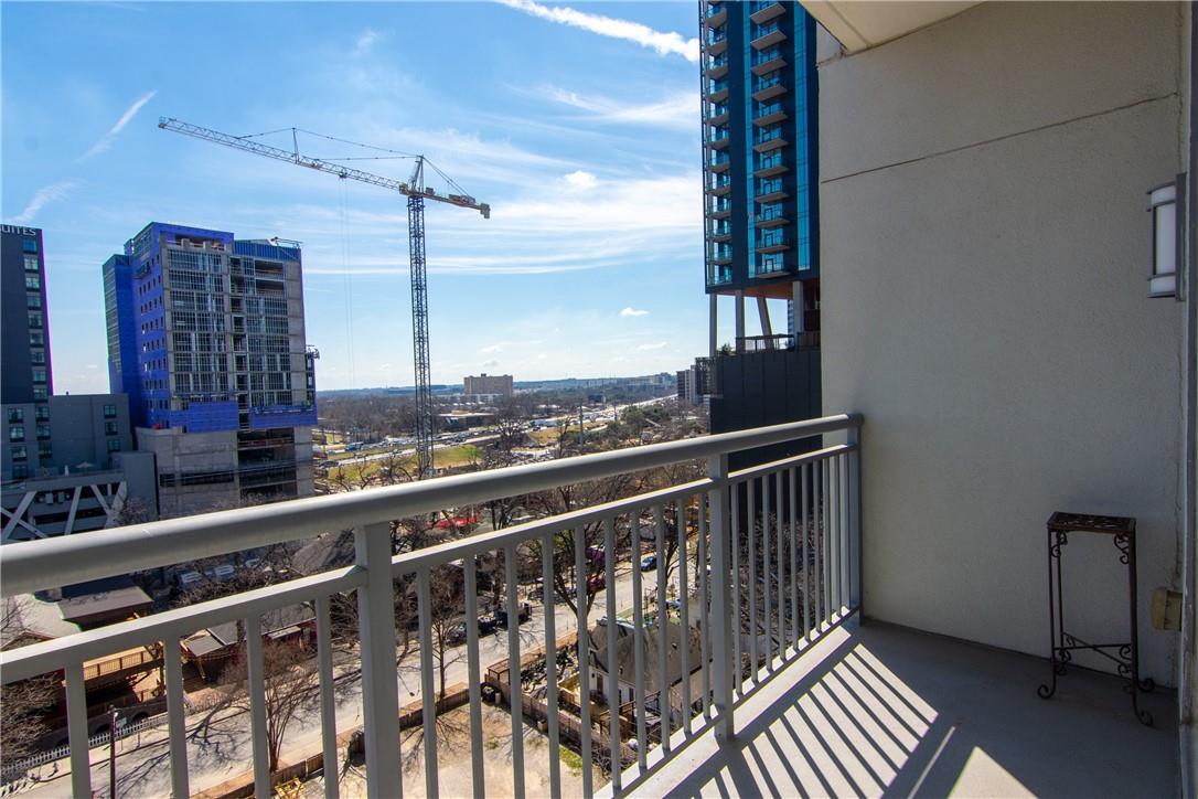 603 Davis ST #1005 — photo 3