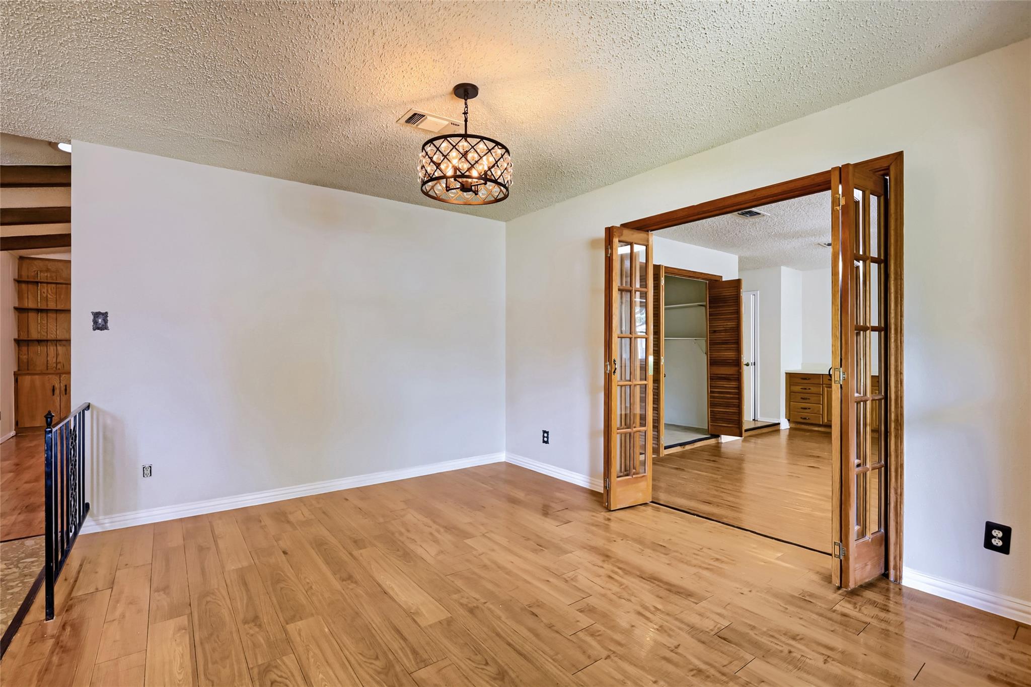 3017 Val DR — photo 4