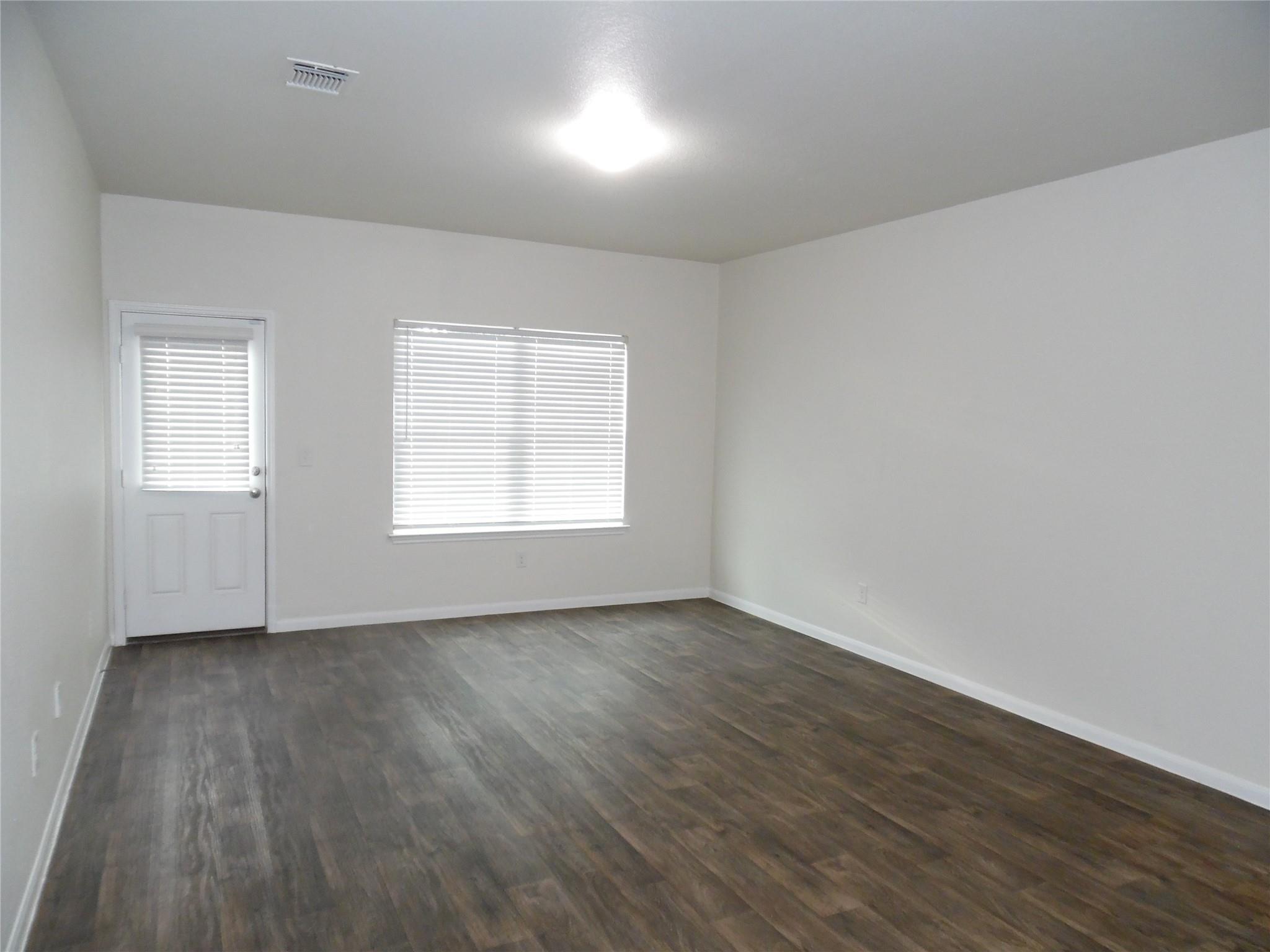 3010 Tilmon LN — photo 4