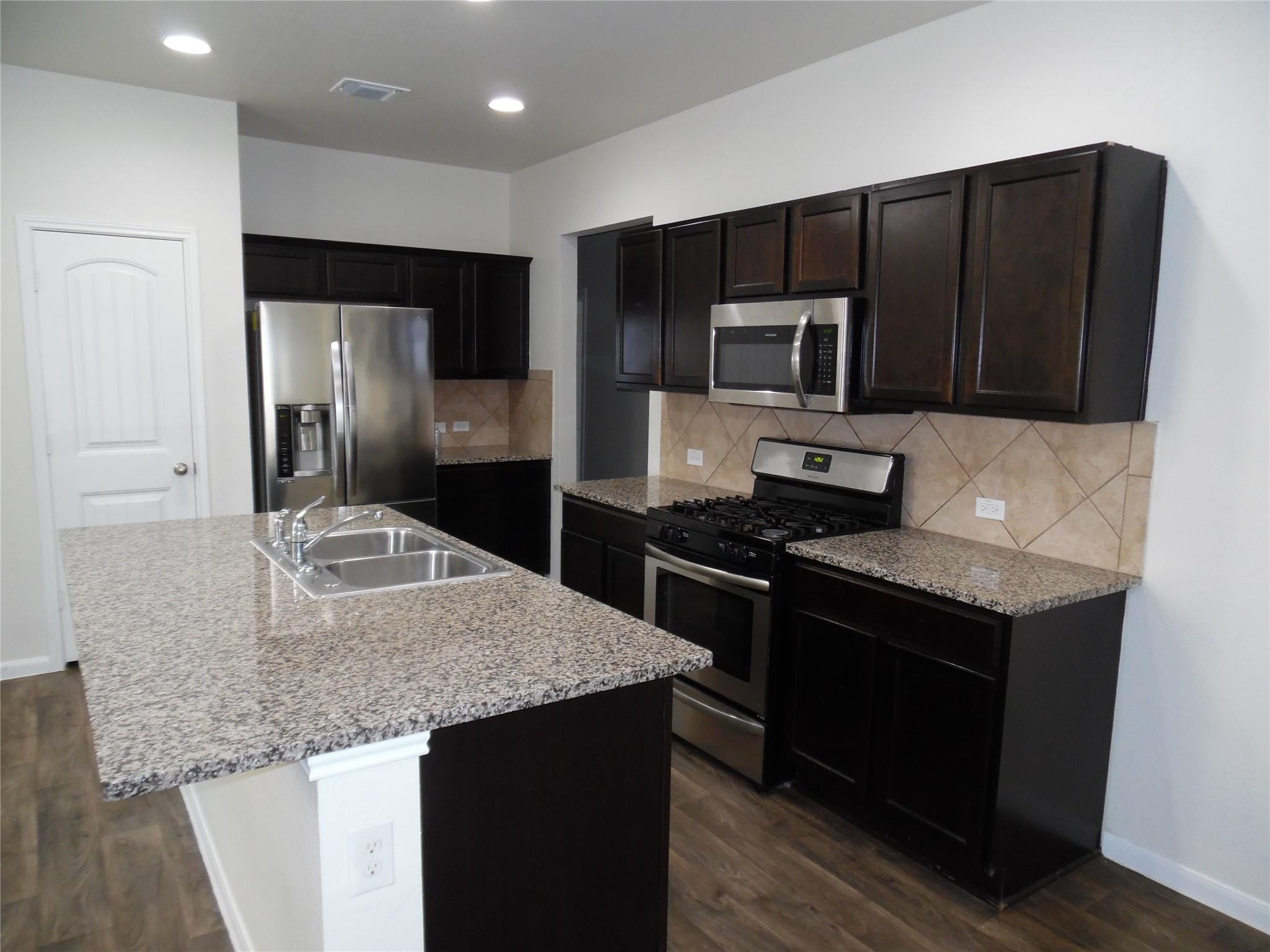 3010 Tilmon LN — photo 5