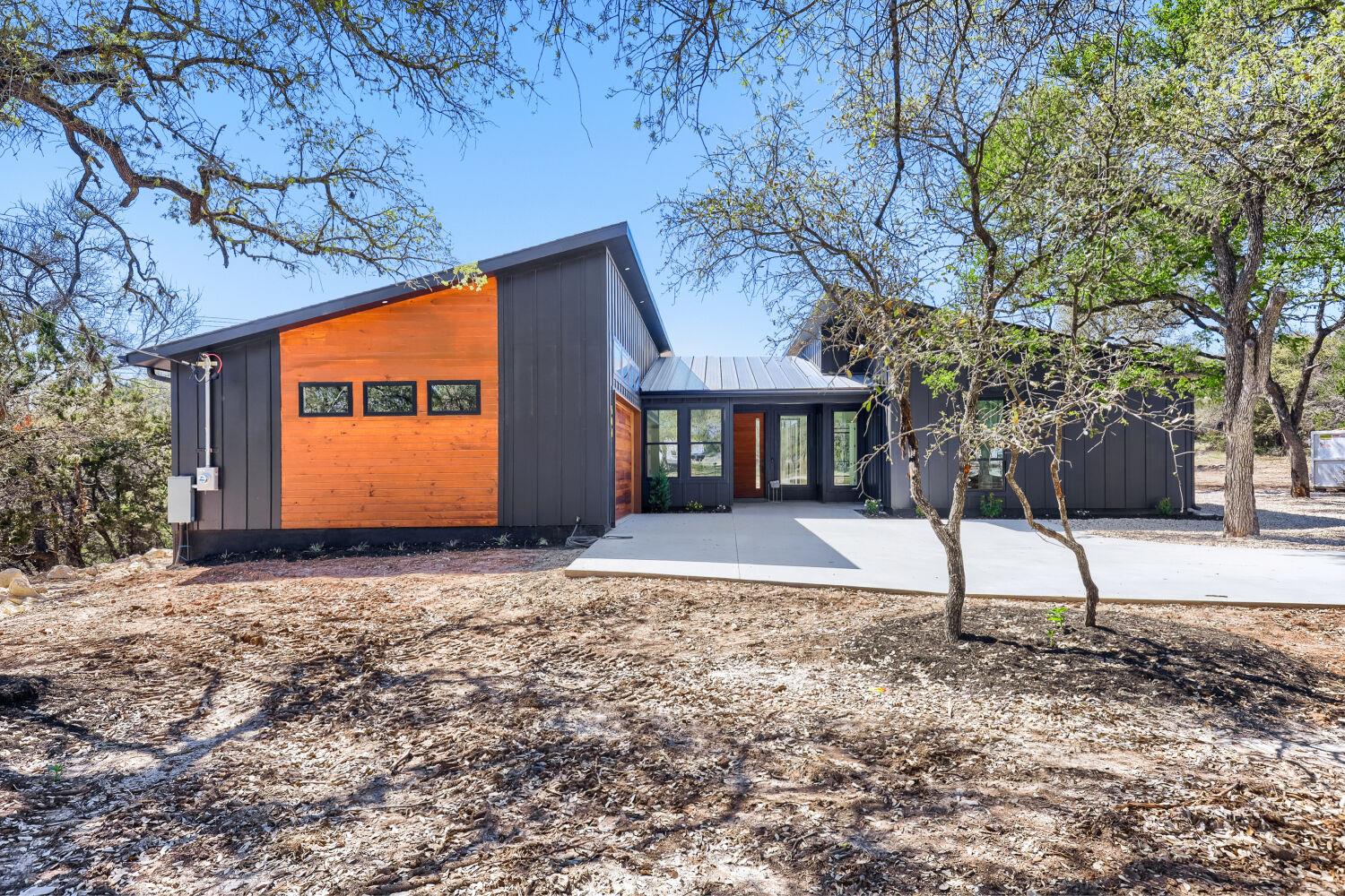 504 District LN — photo 3