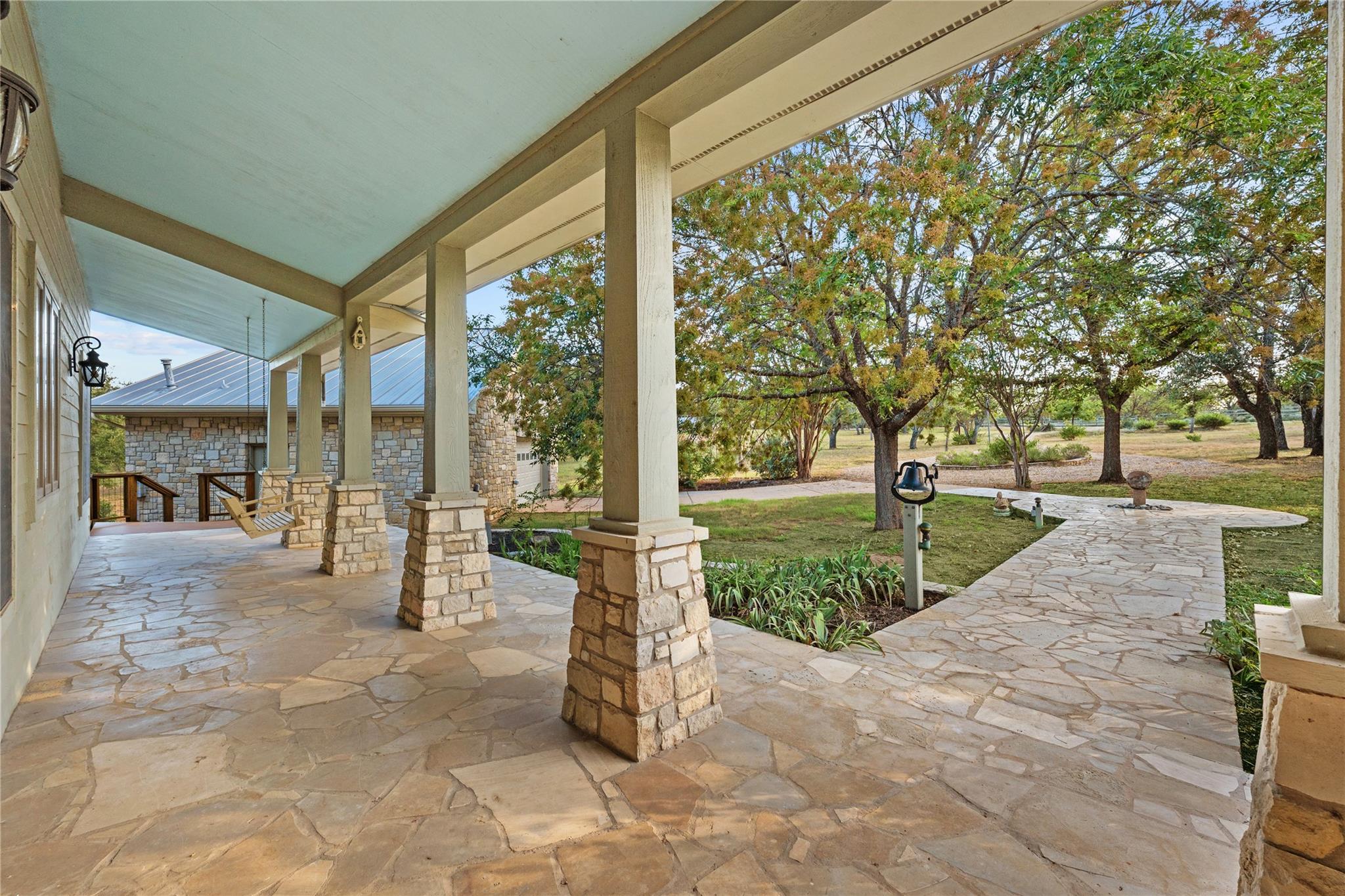 1118 Rustic LN — photo 4