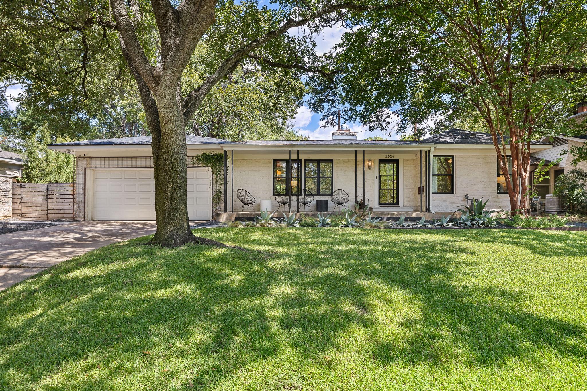 2304 Greenlee DR