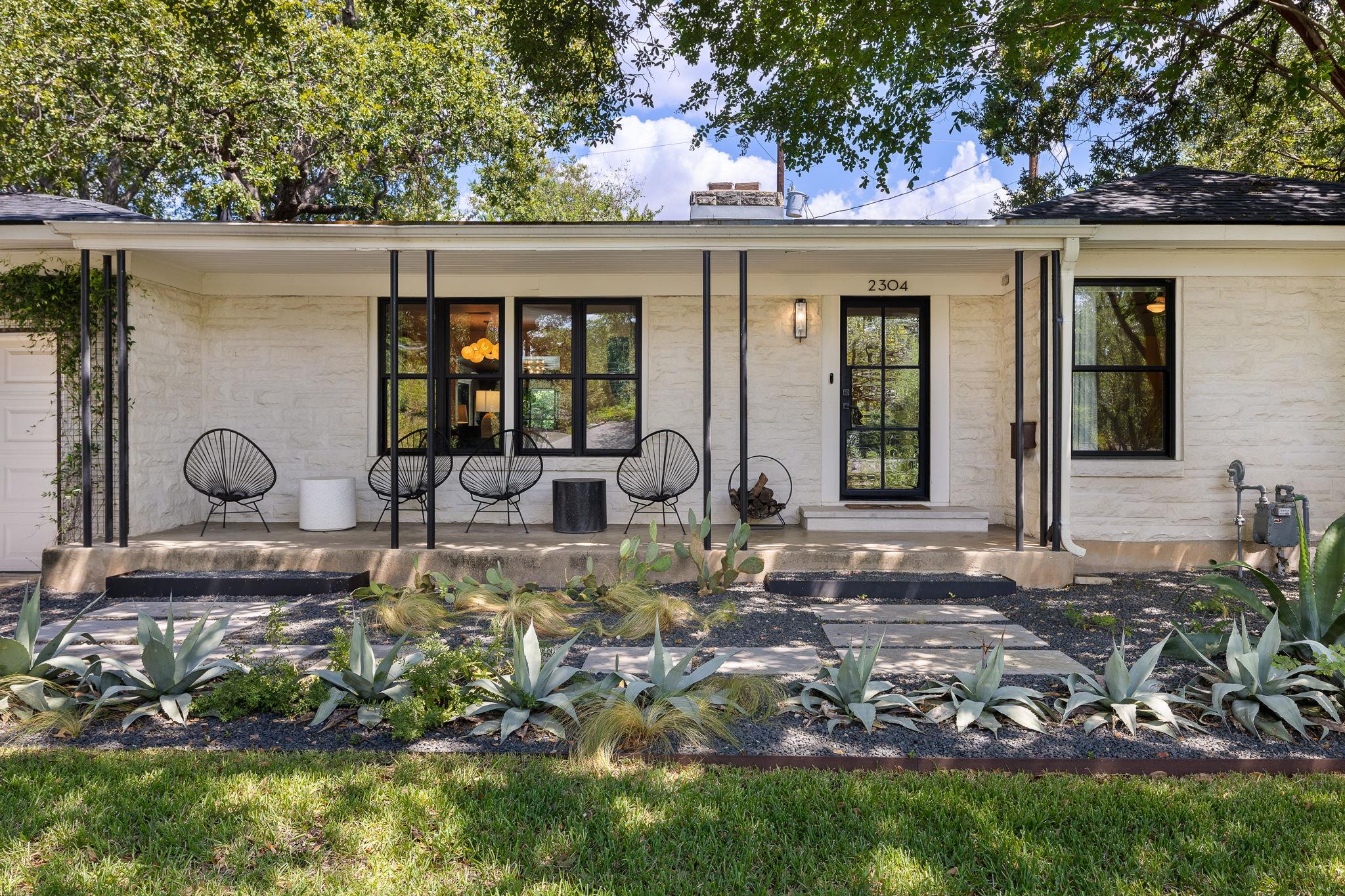 2304 Greenlee DR — photo 3