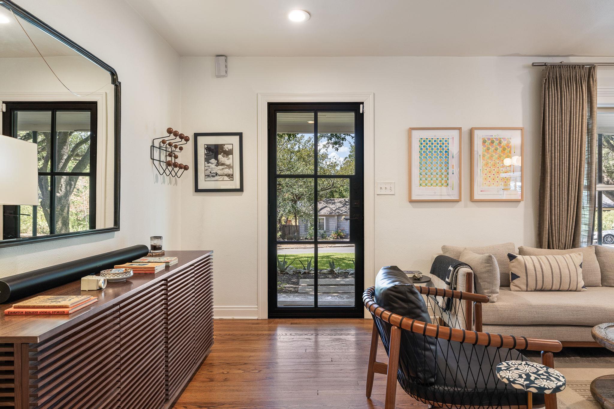 2304 Greenlee DR — photo 4