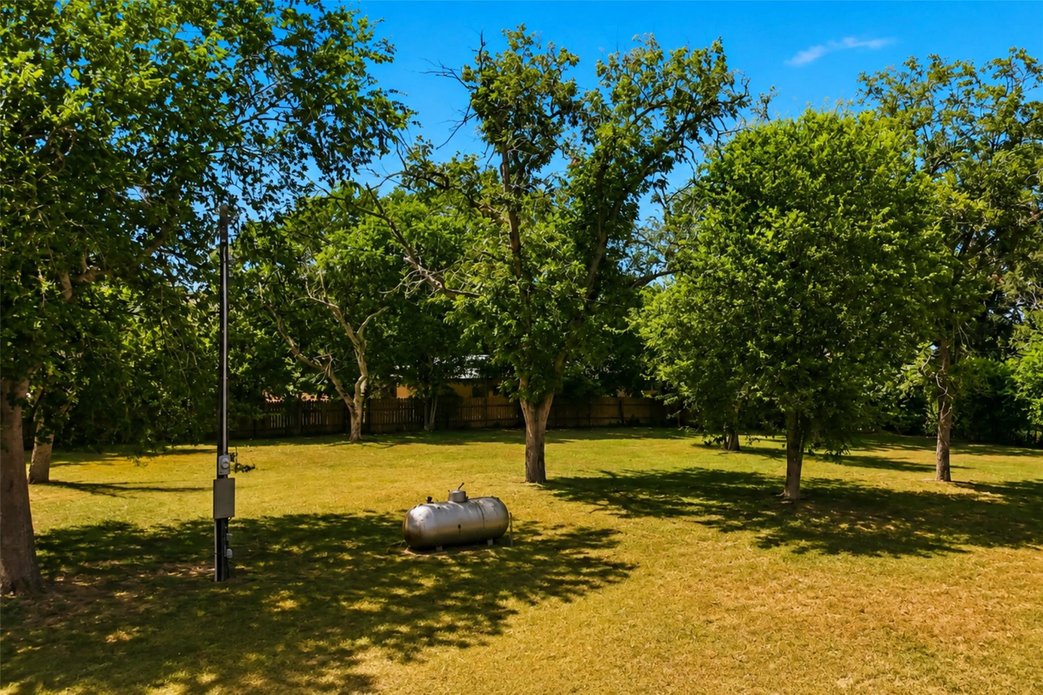 130 Colorado LN — photo 4