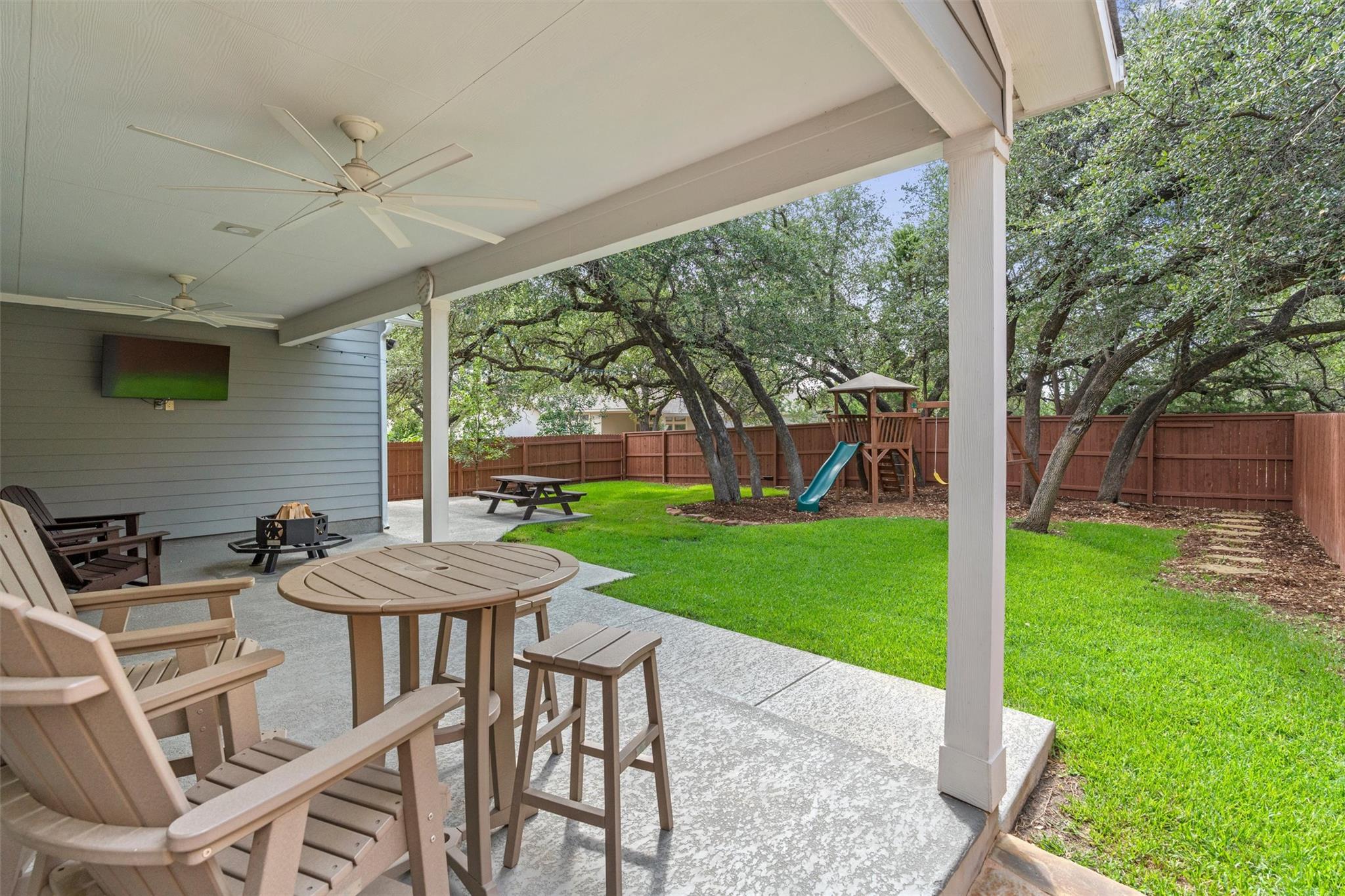 816 Heartleaf DR — photo 3