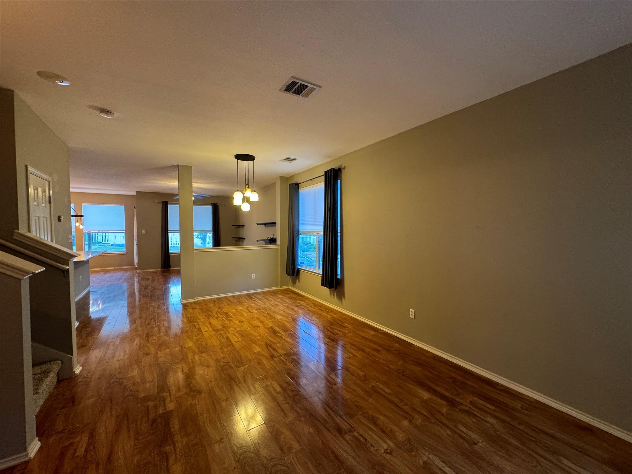 701 Sampson ST — photo 3