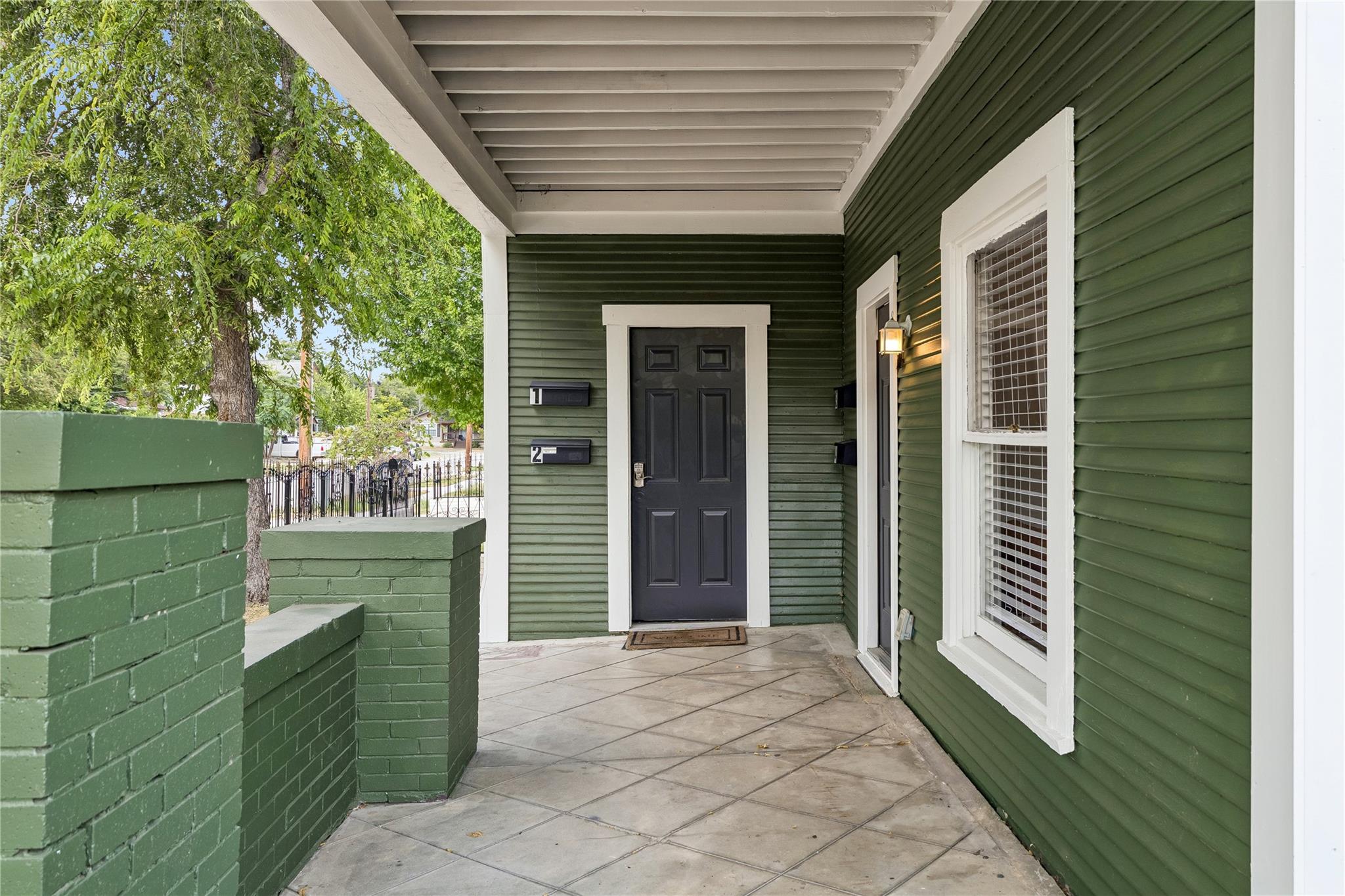502 Laurel — photo 3