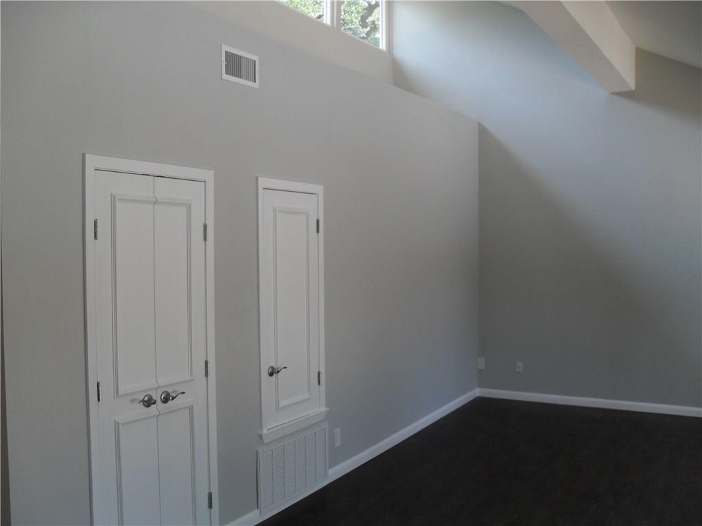 4804 Greystone DR — photo 4