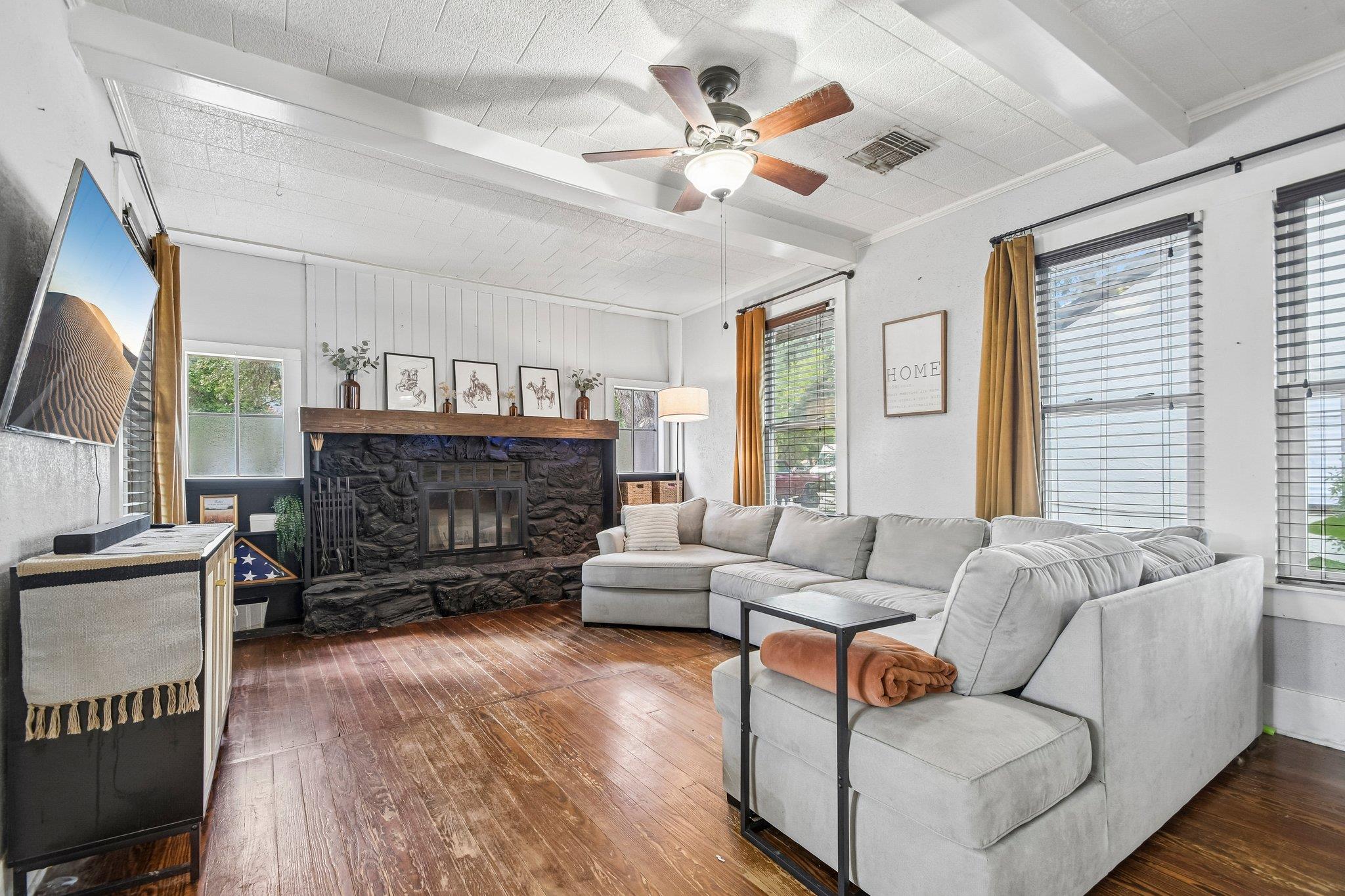 802 Hudgins ST — photo 3
